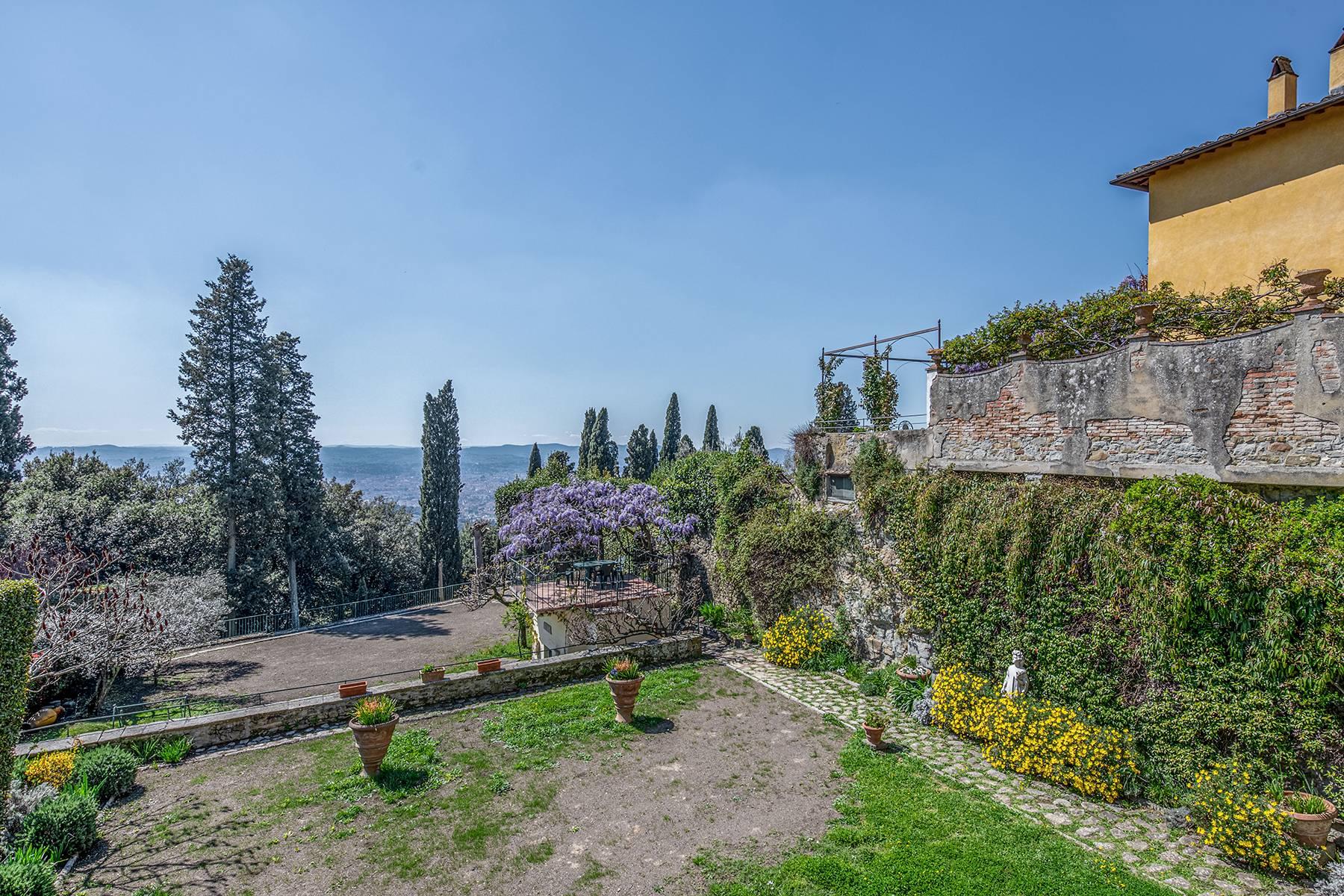 Splendida villa in posizione panoramica a Fiesole - 2