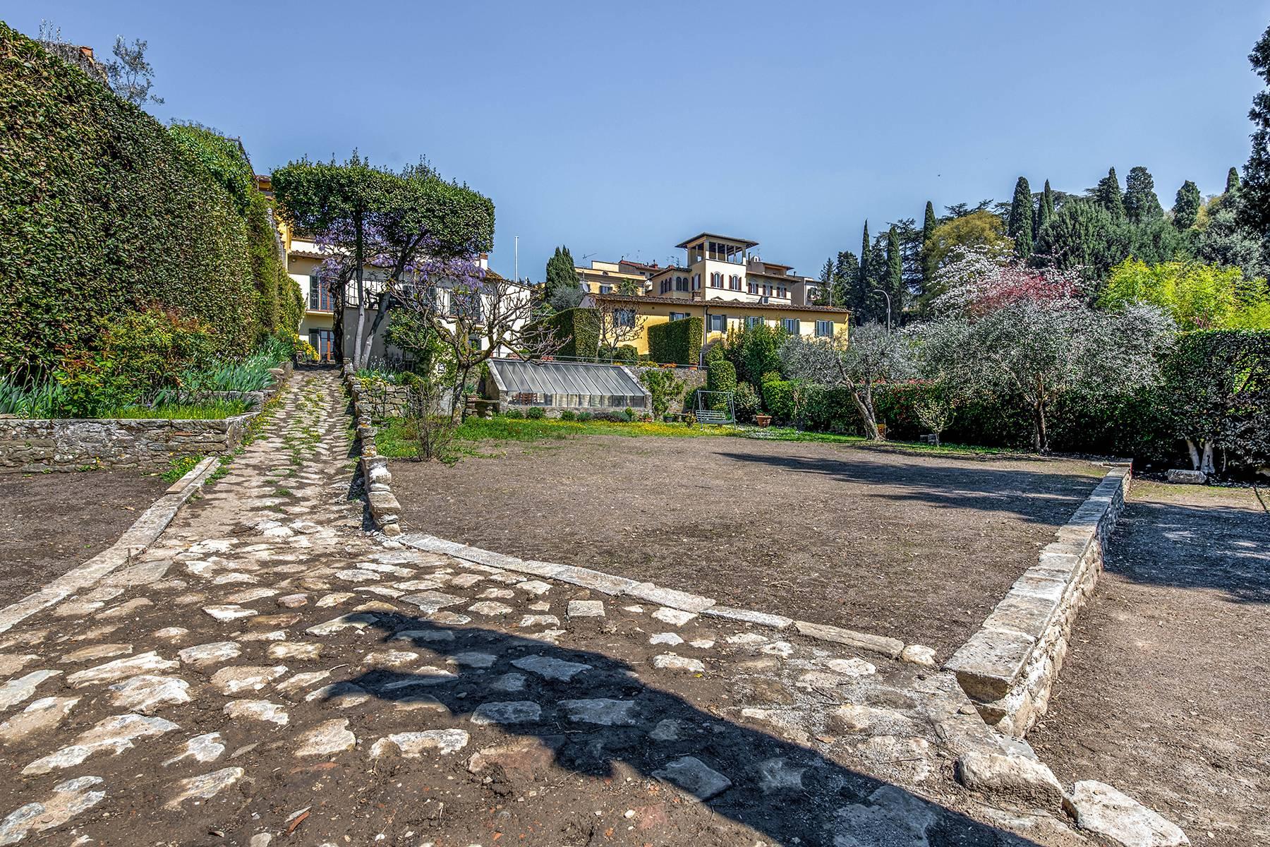 Splendida villa in posizione panoramica a Fiesole - 17