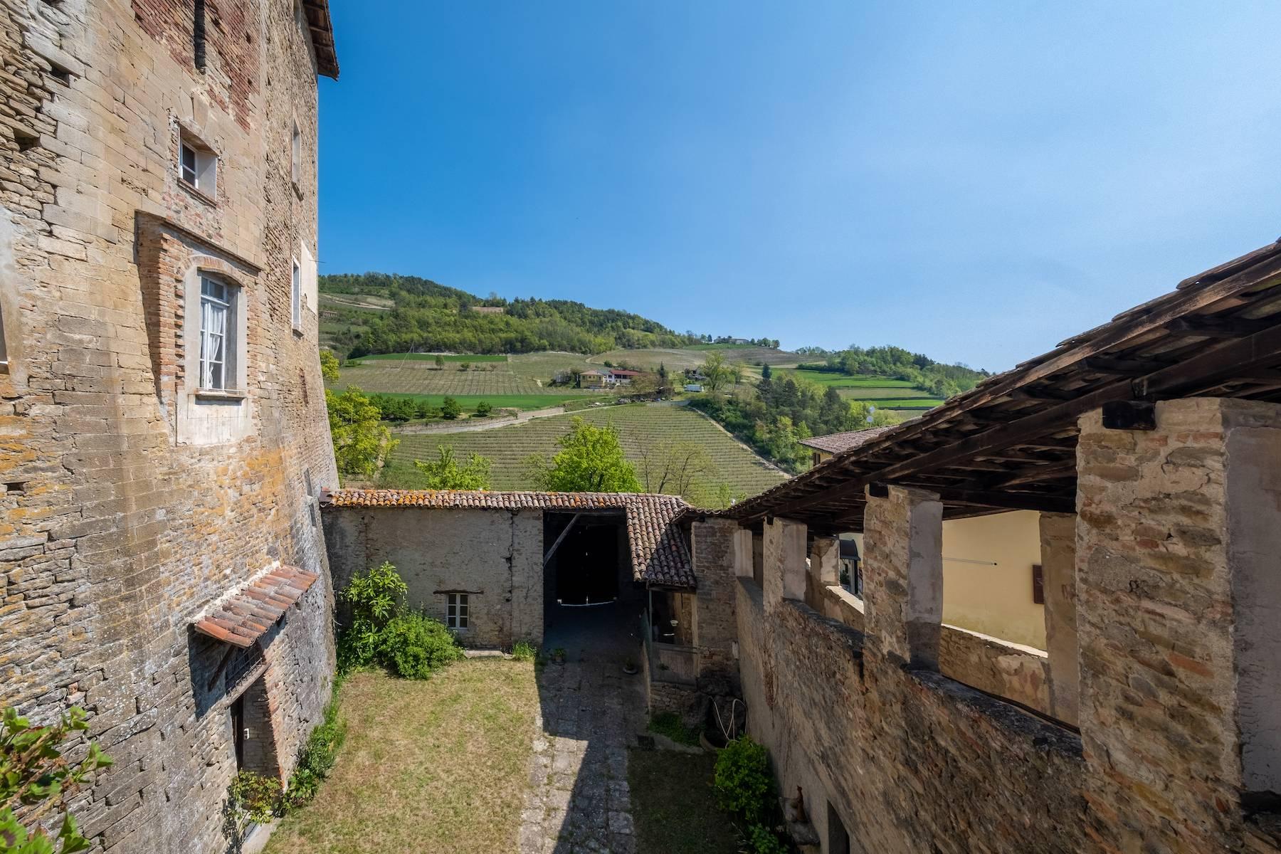 Ancient castle nestled in the renowned Langhe hills - 32