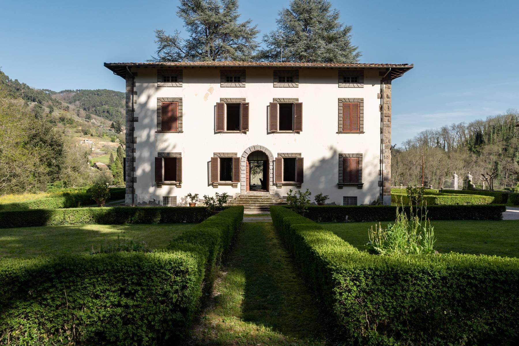 Prestigiosa villa del 1500 sulle colline di Lucca - 1