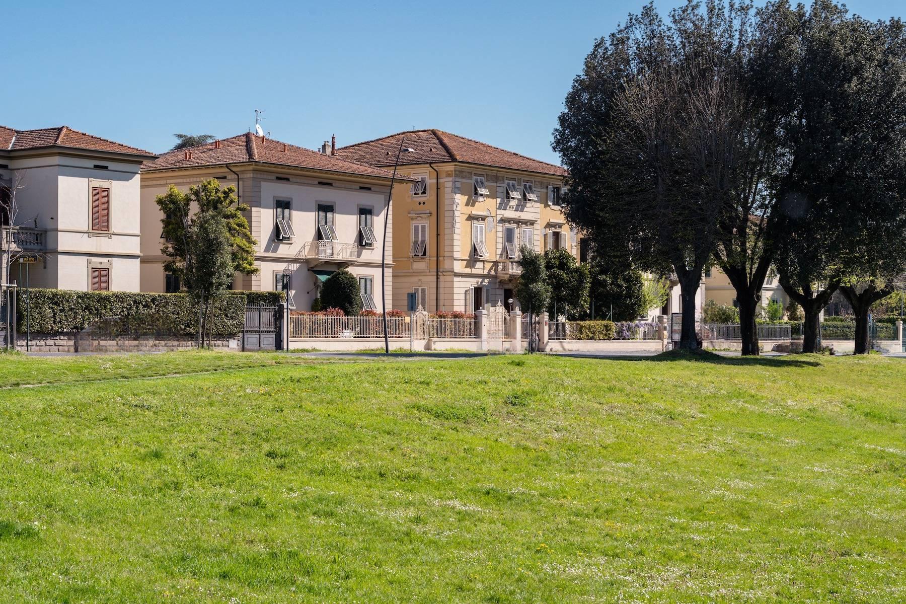 Esclusivo palazzo liberty a Lucca - 2