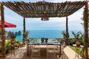 Straordinaria villa di design con piscina a strapiombo sui Faraglioni, in vendita, Capri | Sotheby’s Realty Italy - 17