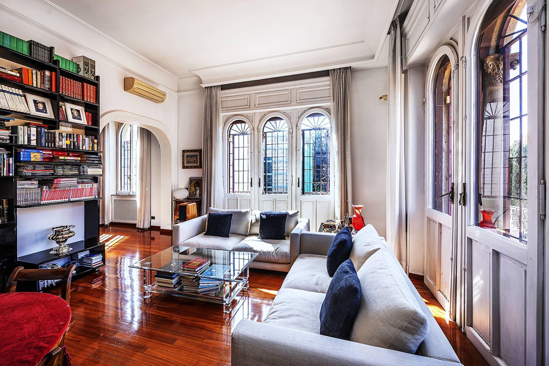 Superb penthouse located in an elegant Coppedè-style building - 9
