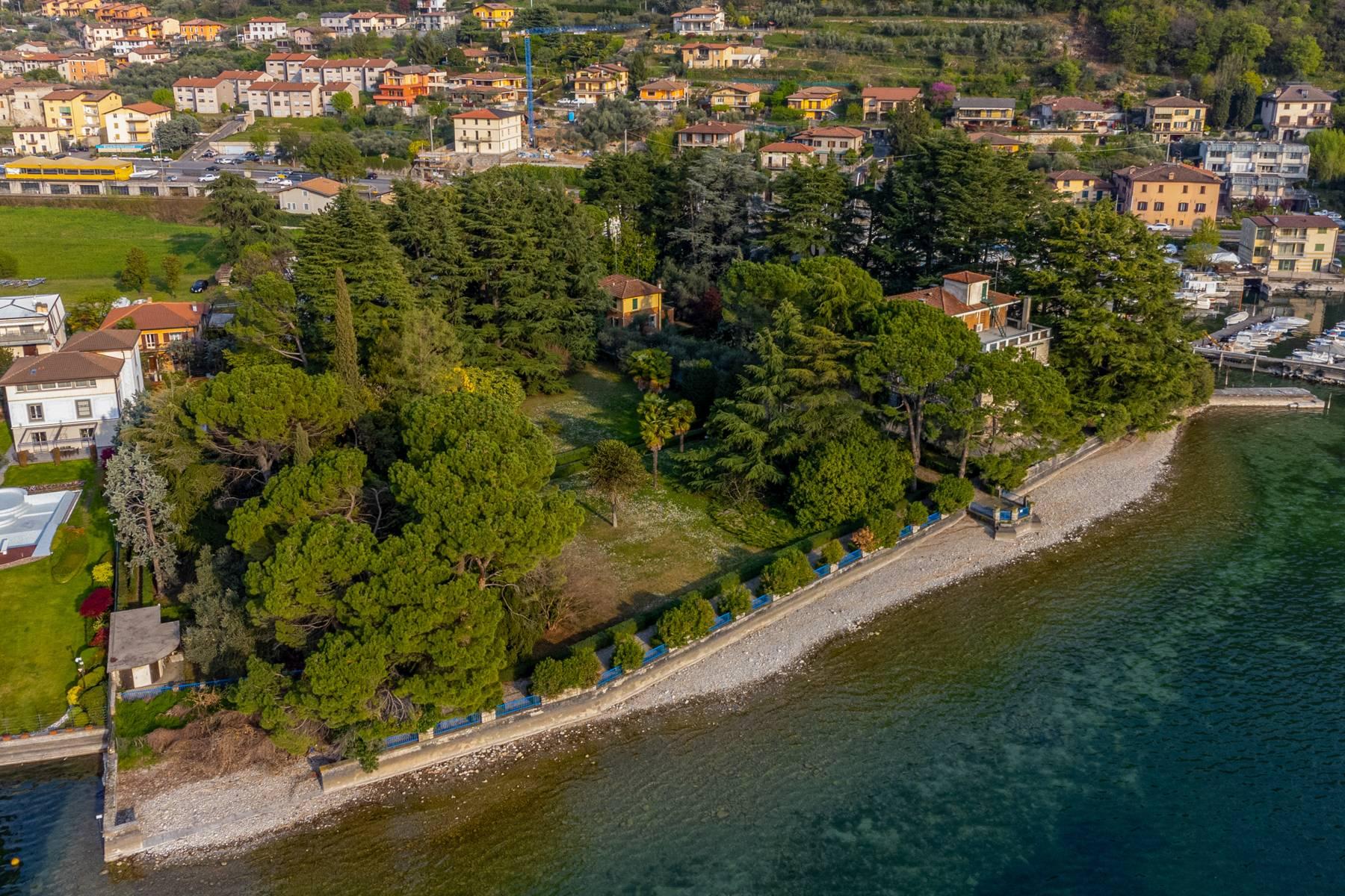 Stunning villa pieds dans l'eau with magnificent park and dock on Lake Iseo - 7