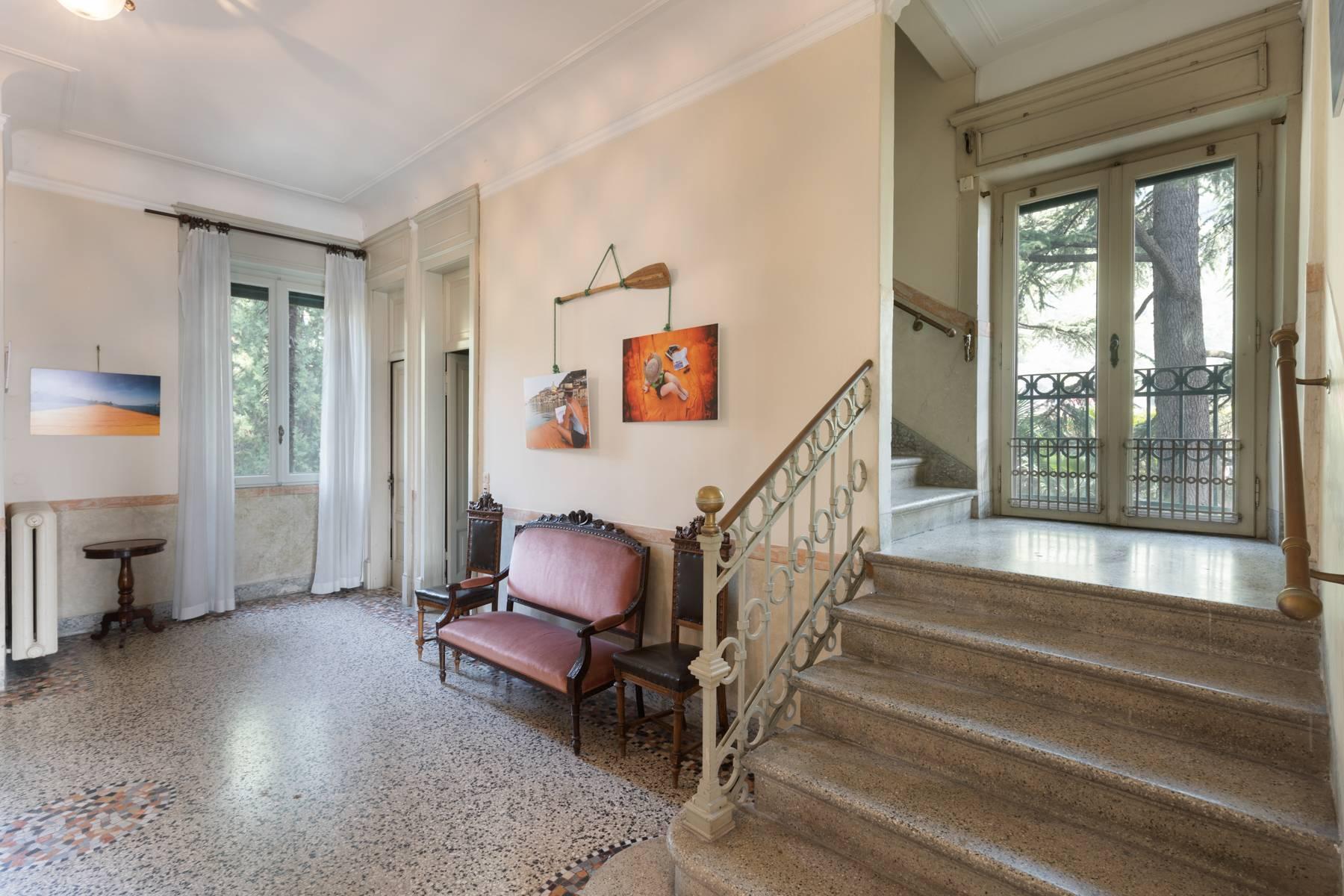 Stunning villa pieds dans l'eau with magnificent park and dock on Lake Iseo - 19