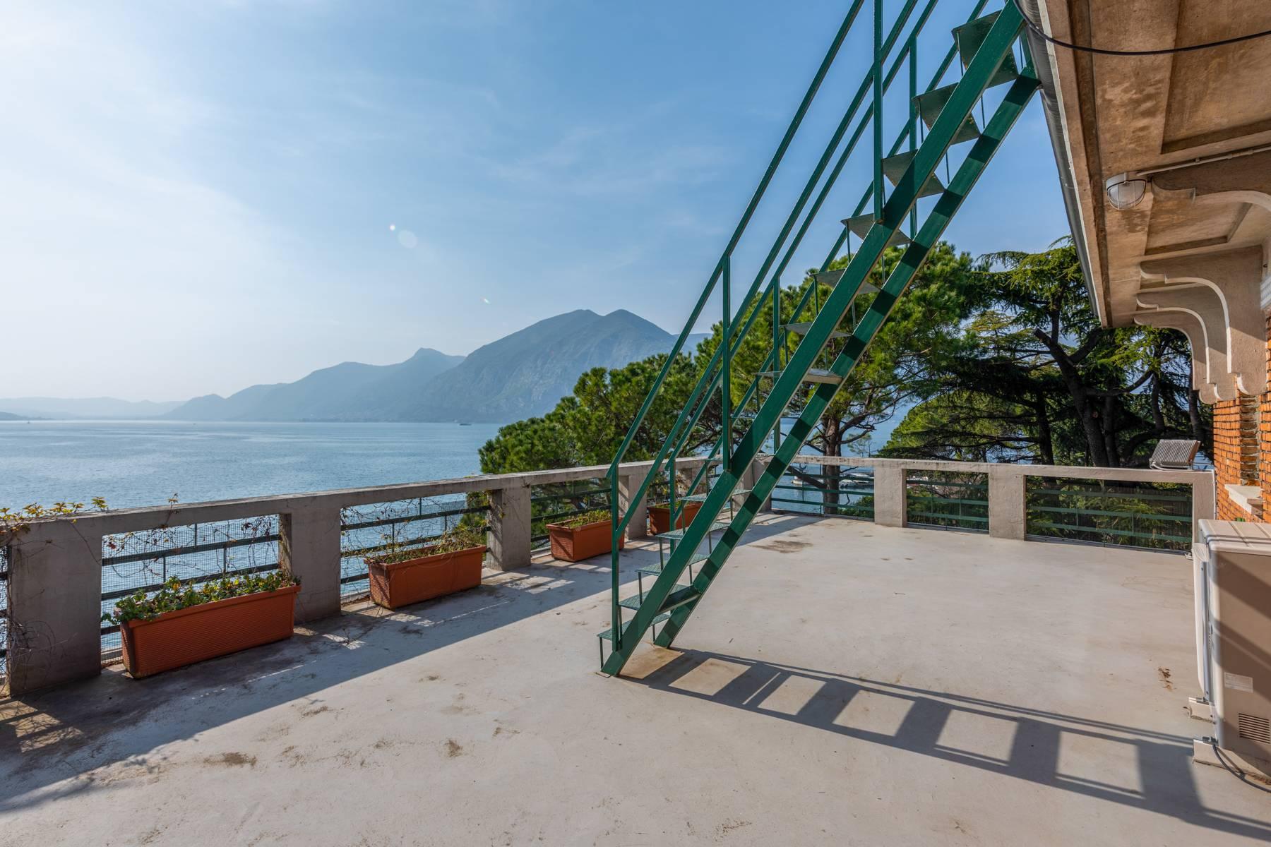 Stunning villa pieds dans l'eau with magnificent park and dock on Lake Iseo - 27
