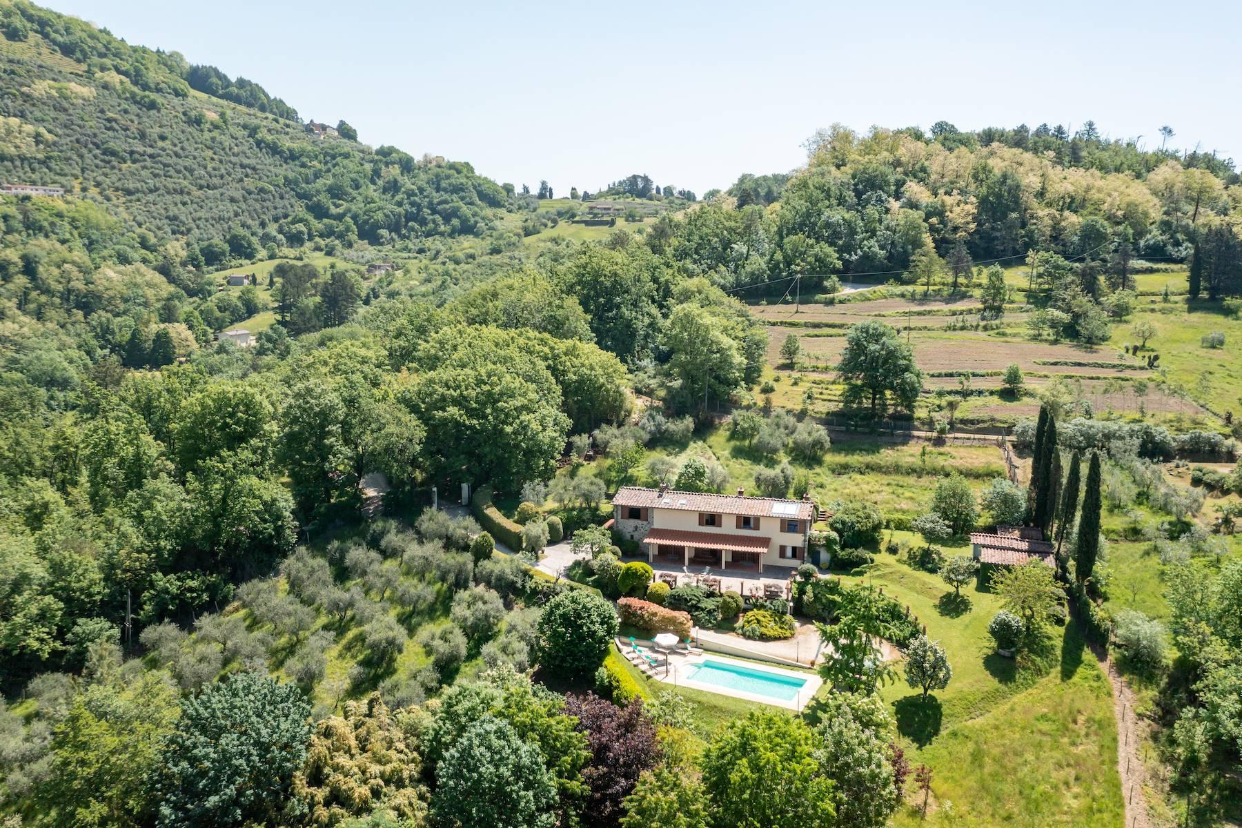 Ferme avec piscine sur les collines de Lucca - 25