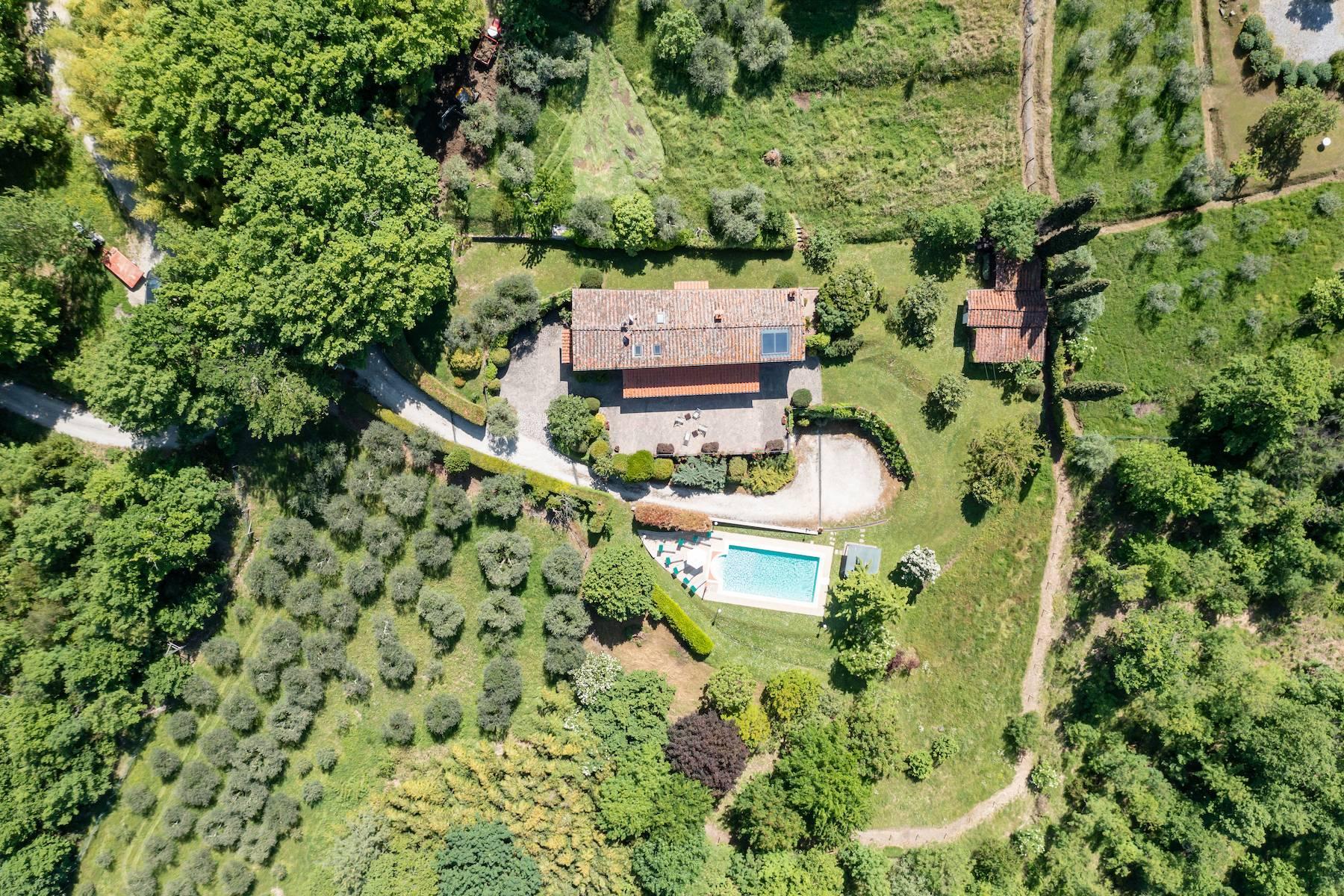 Bauernhaus mit Swimmingpool auf den Hügeln von Lucca - 24