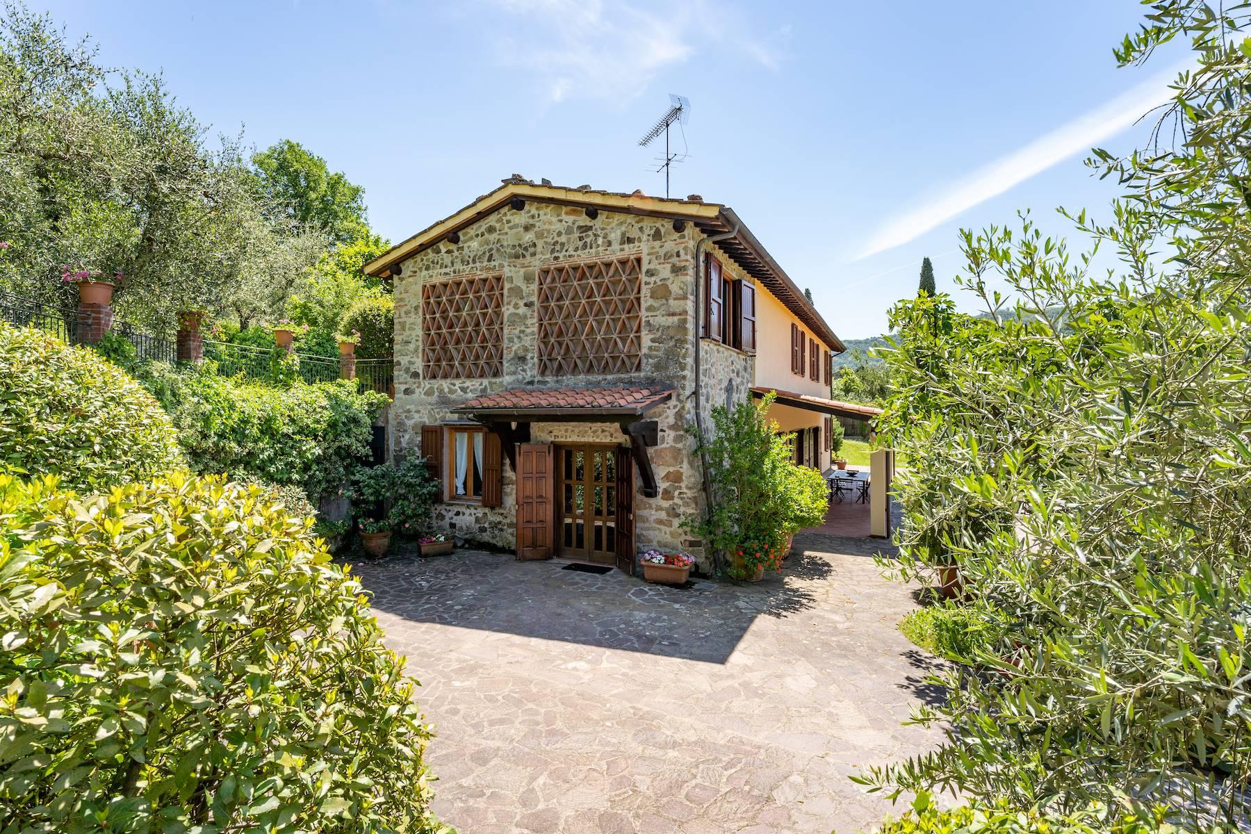 Bauernhaus mit Swimmingpool auf den Hügeln von Lucca - 3