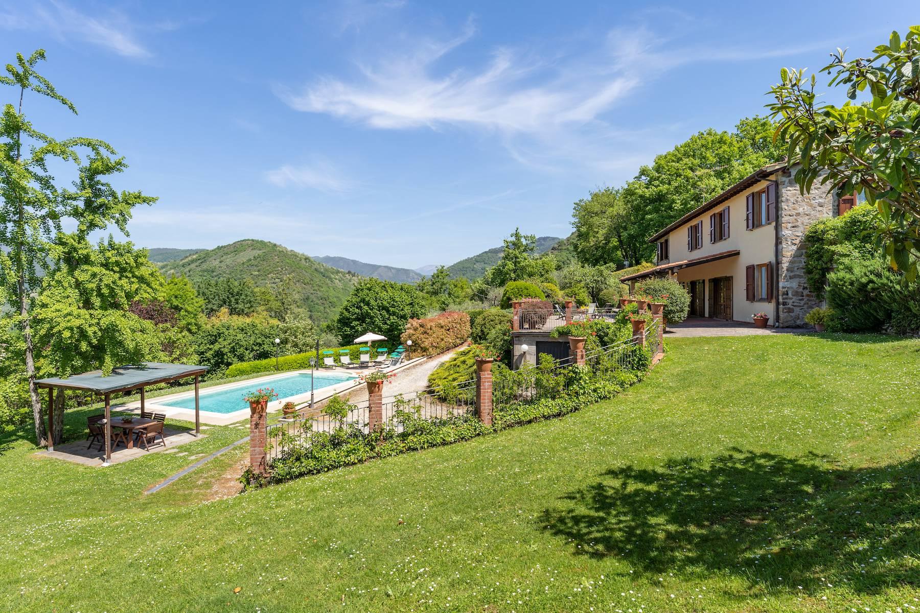 Bauernhaus mit Swimmingpool auf den Hügeln von Lucca - 4