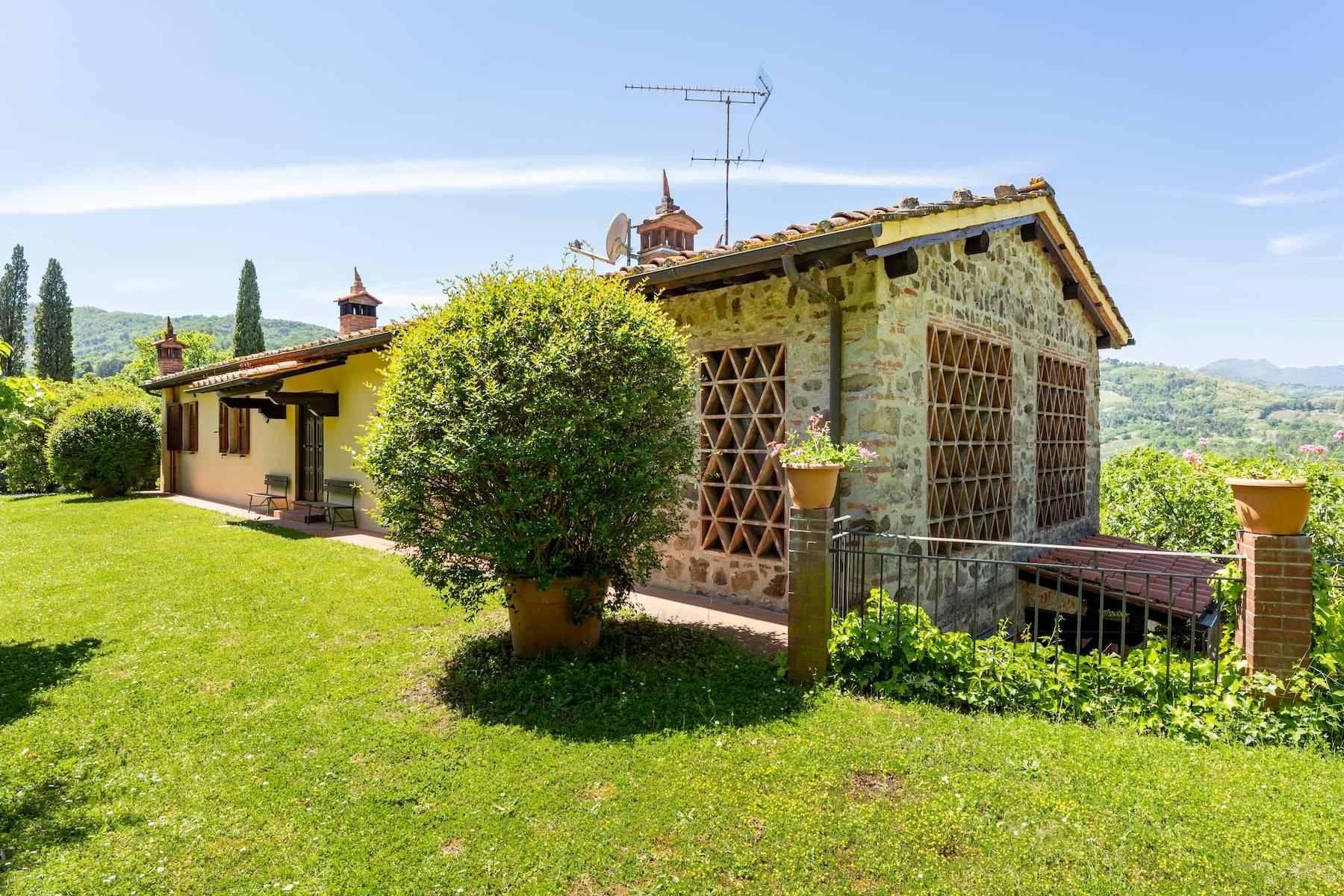 Bauernhaus mit Swimmingpool auf den Hügeln von Lucca - 33
