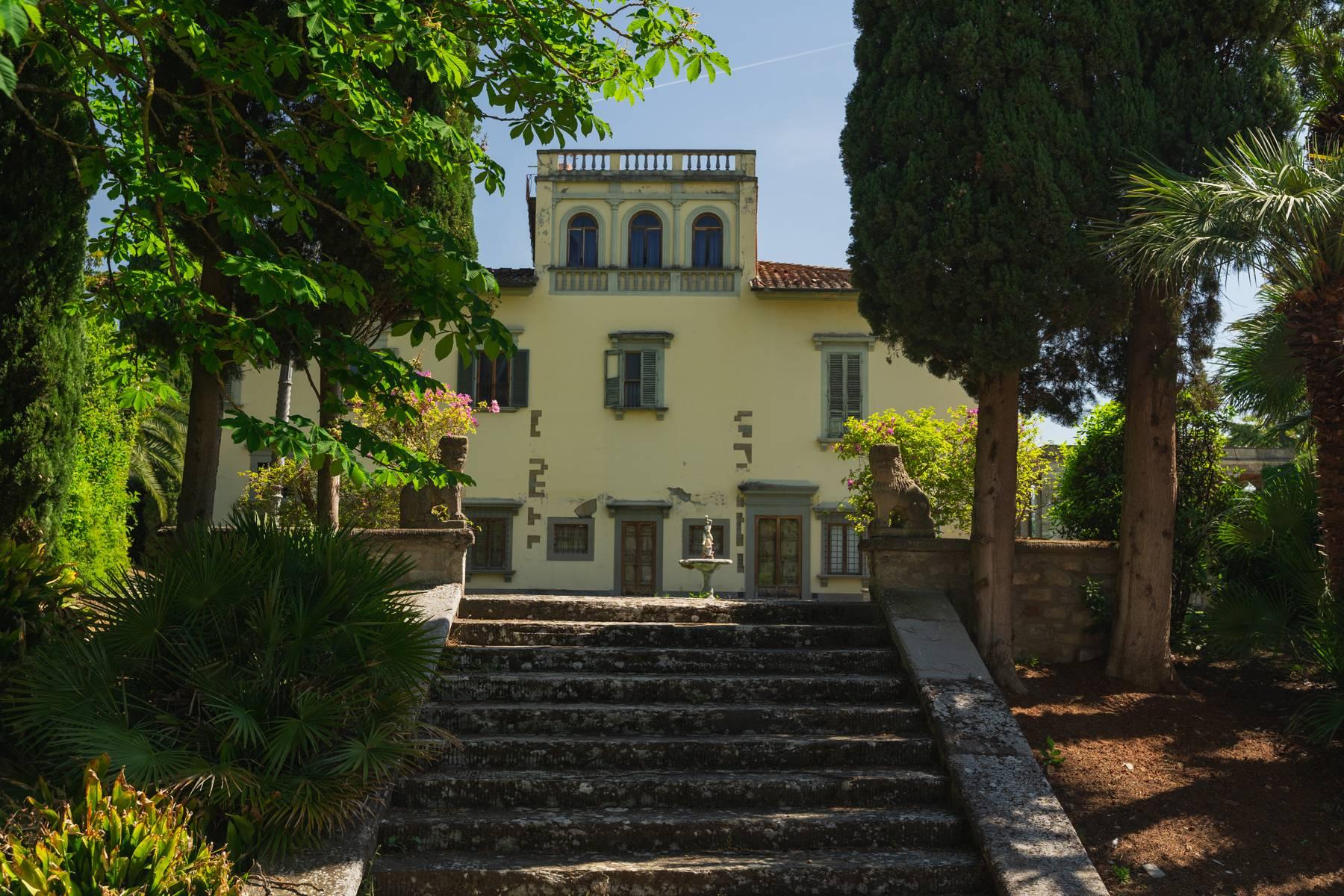 Elegante Villa aus dem 14. Jahrhundert mit einem Hektar Park in Florenz - 40