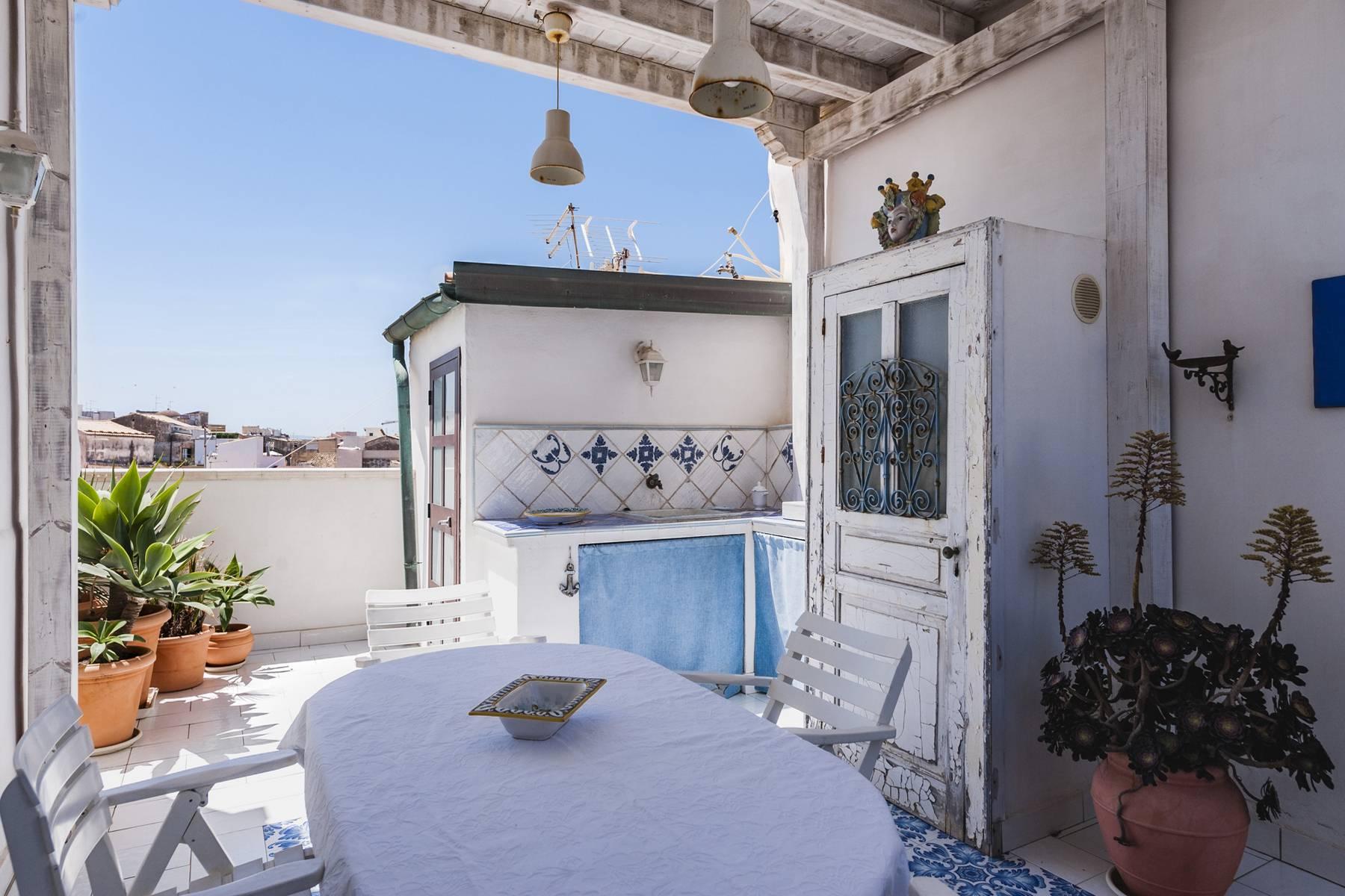 Elegante Wohnung mit Terrasse und Meerblick in Ortigia - 4