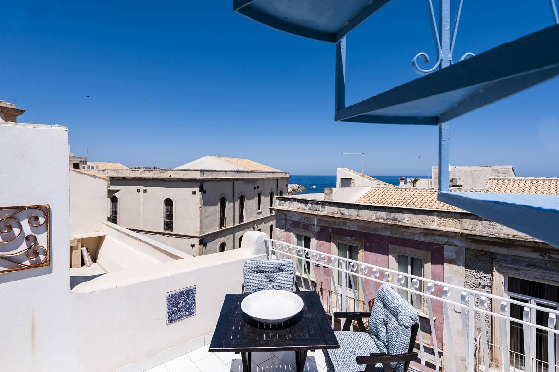 Elegante Wohnung mit Terrasse und Meerblick in Ortigia - 16