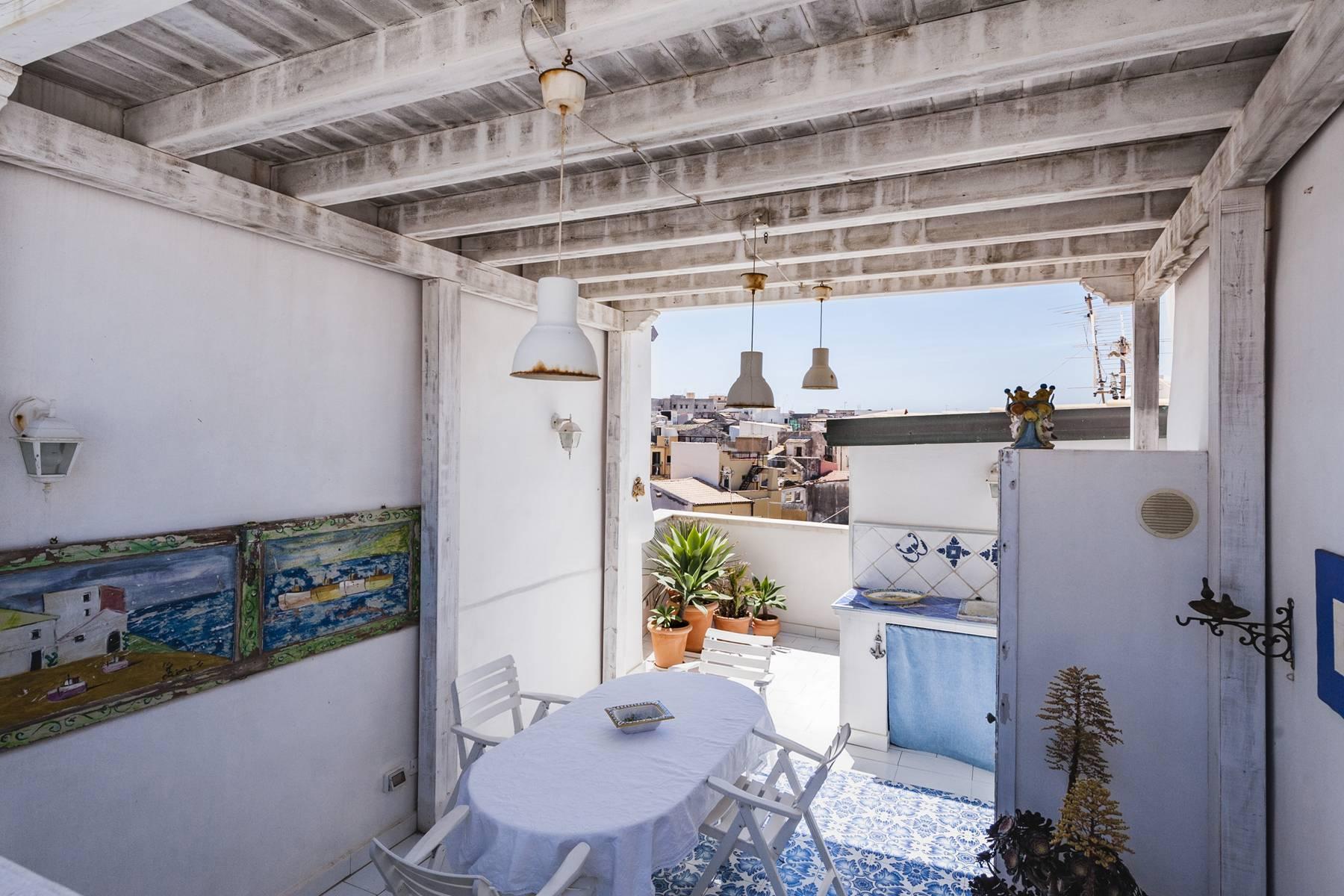 Elegante Wohnung mit Terrasse und Meerblick in Ortigia - 15