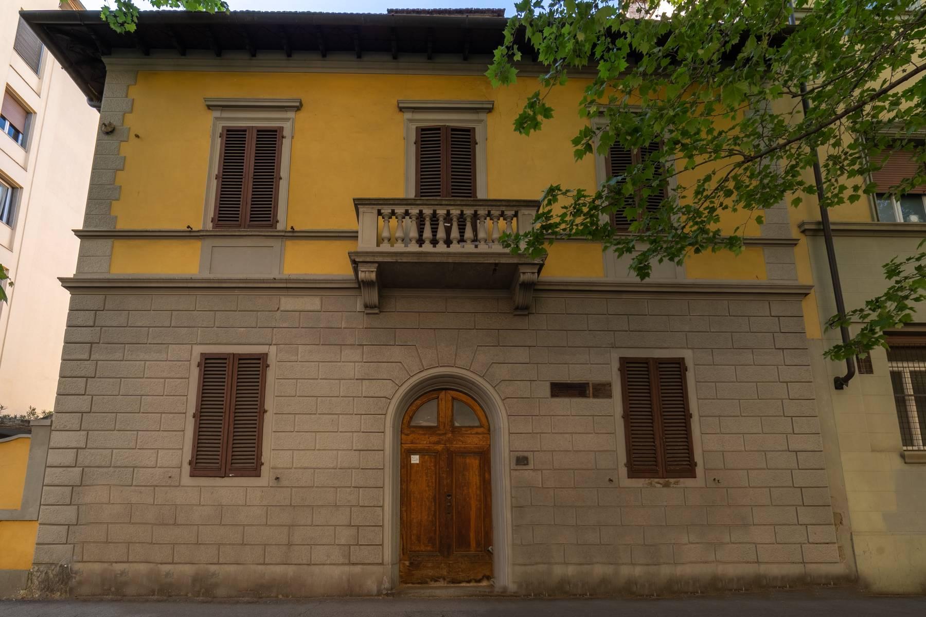 Zwei Gebäude im Wohngebiet Beccaria von Florenz - 2