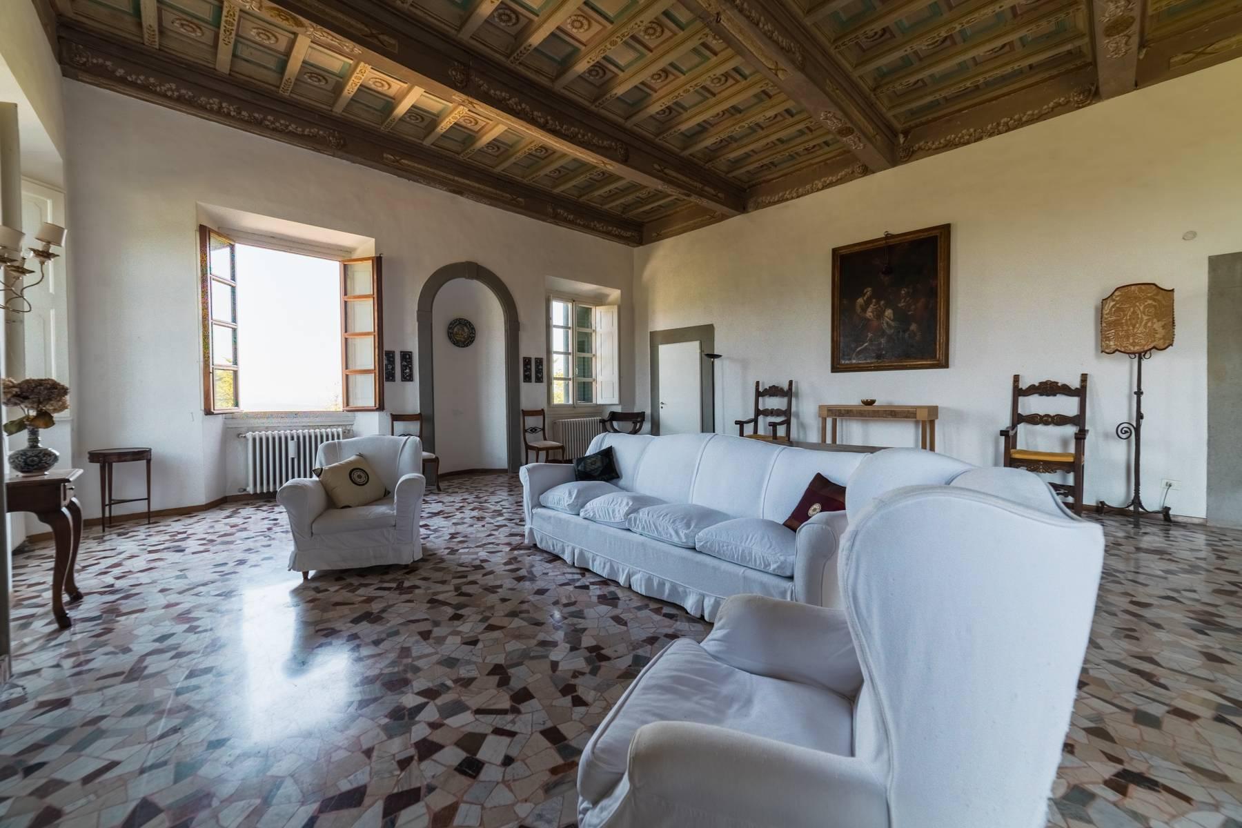 Schönes Anwesen in Rignano sull'Arno mit atemberaubender Aussicht - 10