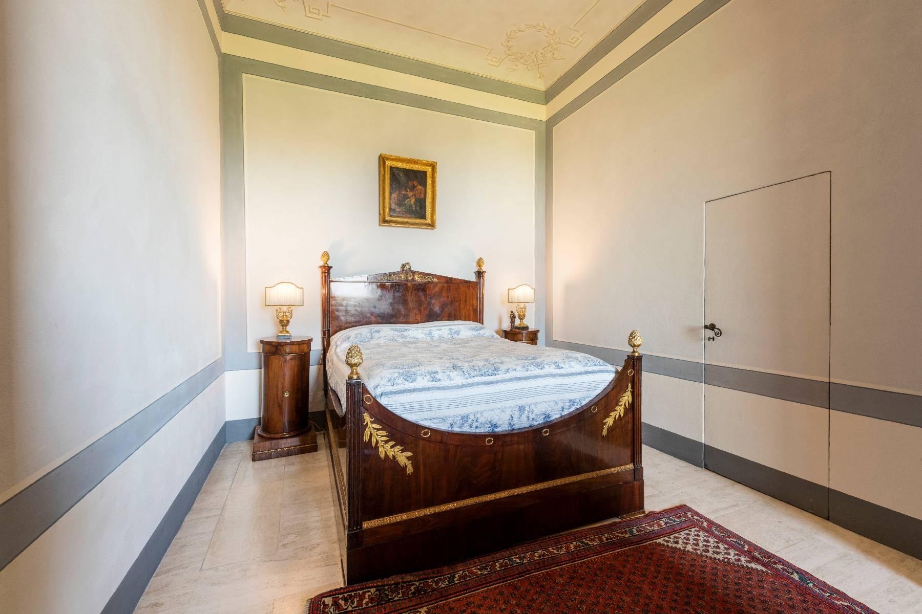 Elegant apartment in a historical palace in Siena - 27