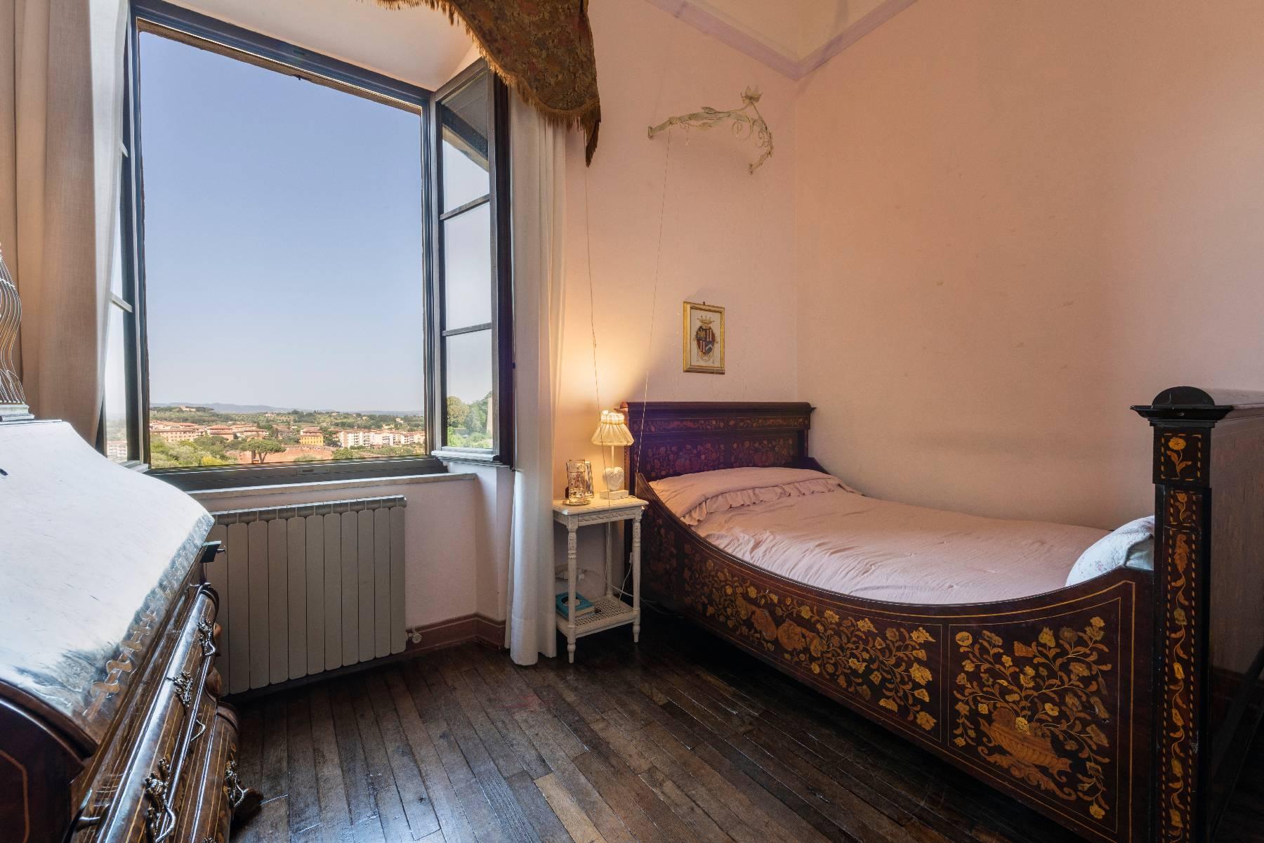 Elegant apartment in a historical palace in Siena - 16