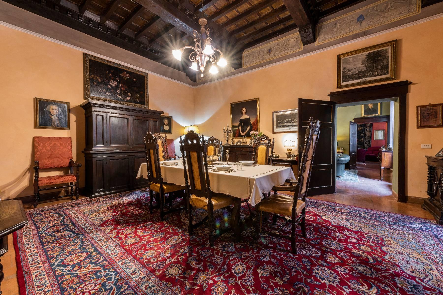 Elegant apartment in a historical palace in Siena - 4