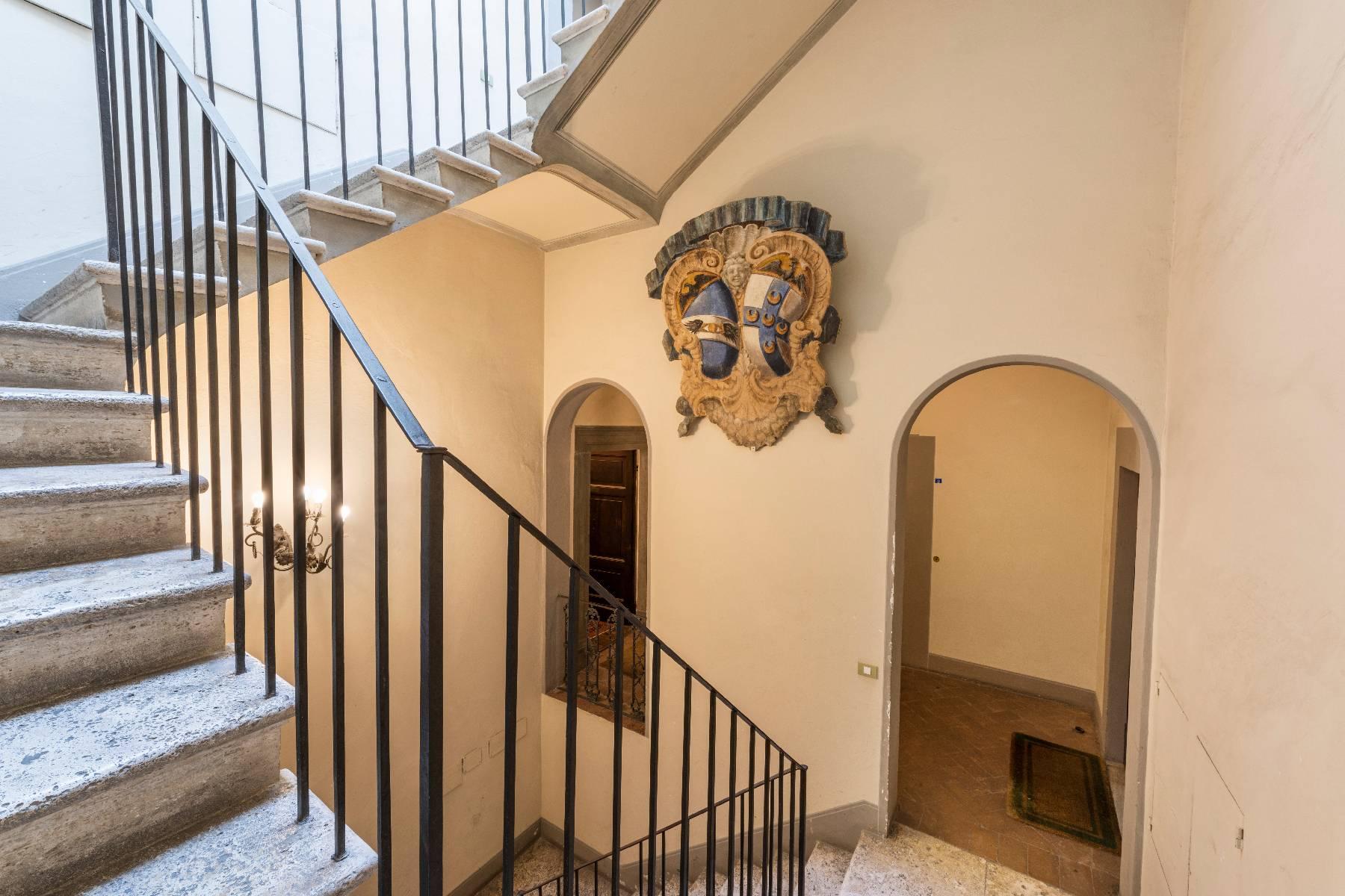 Elegant apartment in a historical palace in Siena - 26