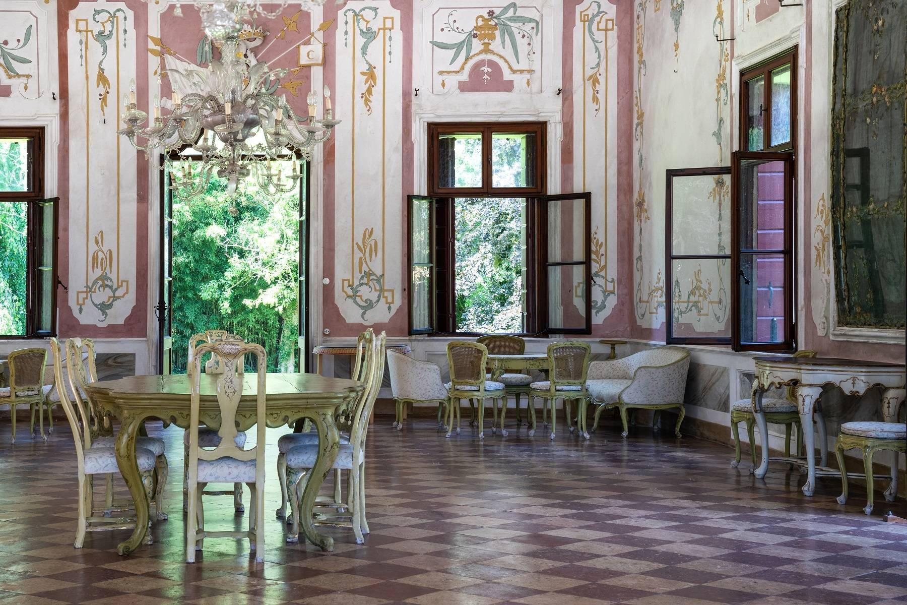 Spektakuläre venezianische Villa mit angrenzendem und jahrhundertealtem Park mit Swimmingpool - 12