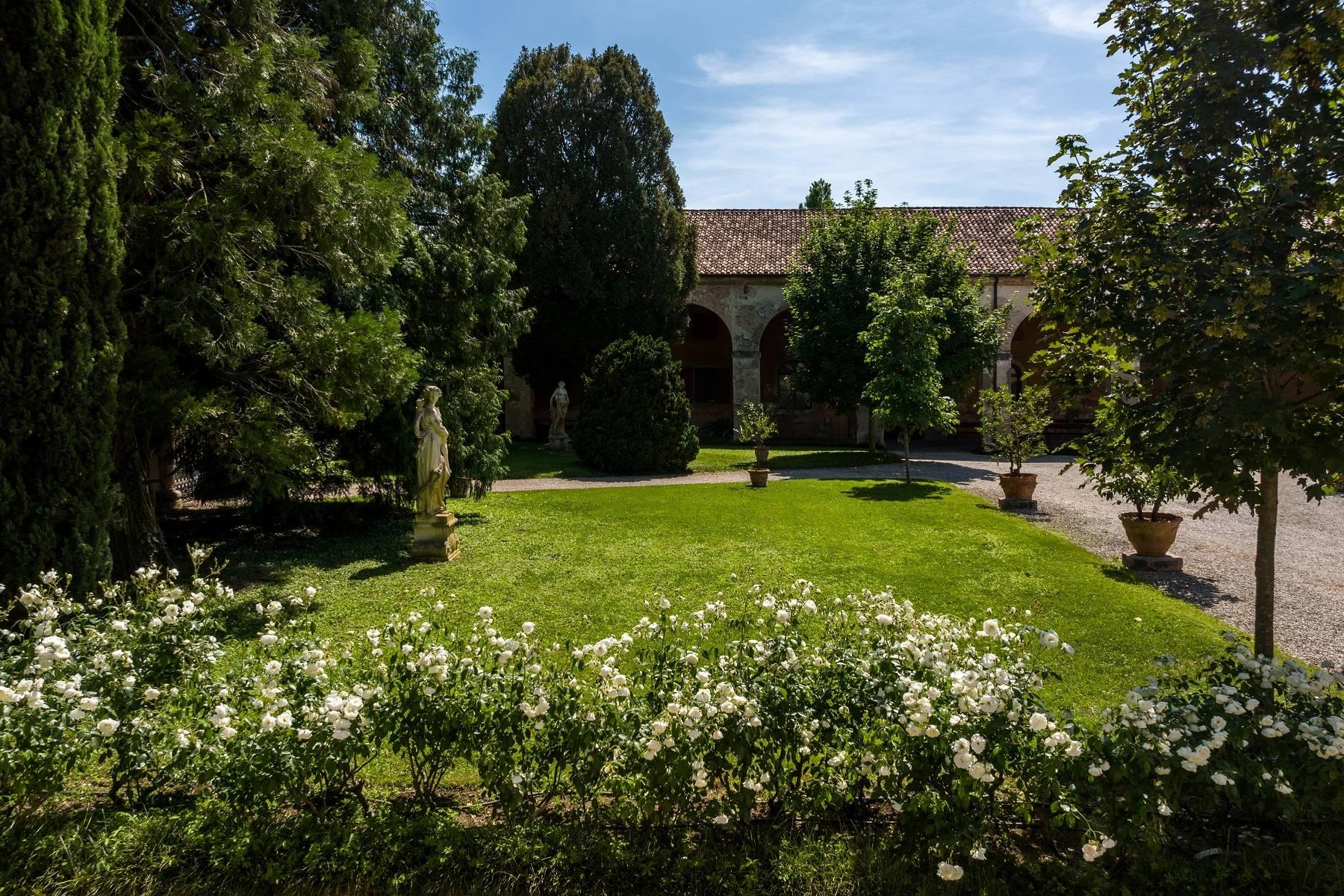 Spectaculaire villa vénitienne avec parc séculaire et piscine - 27