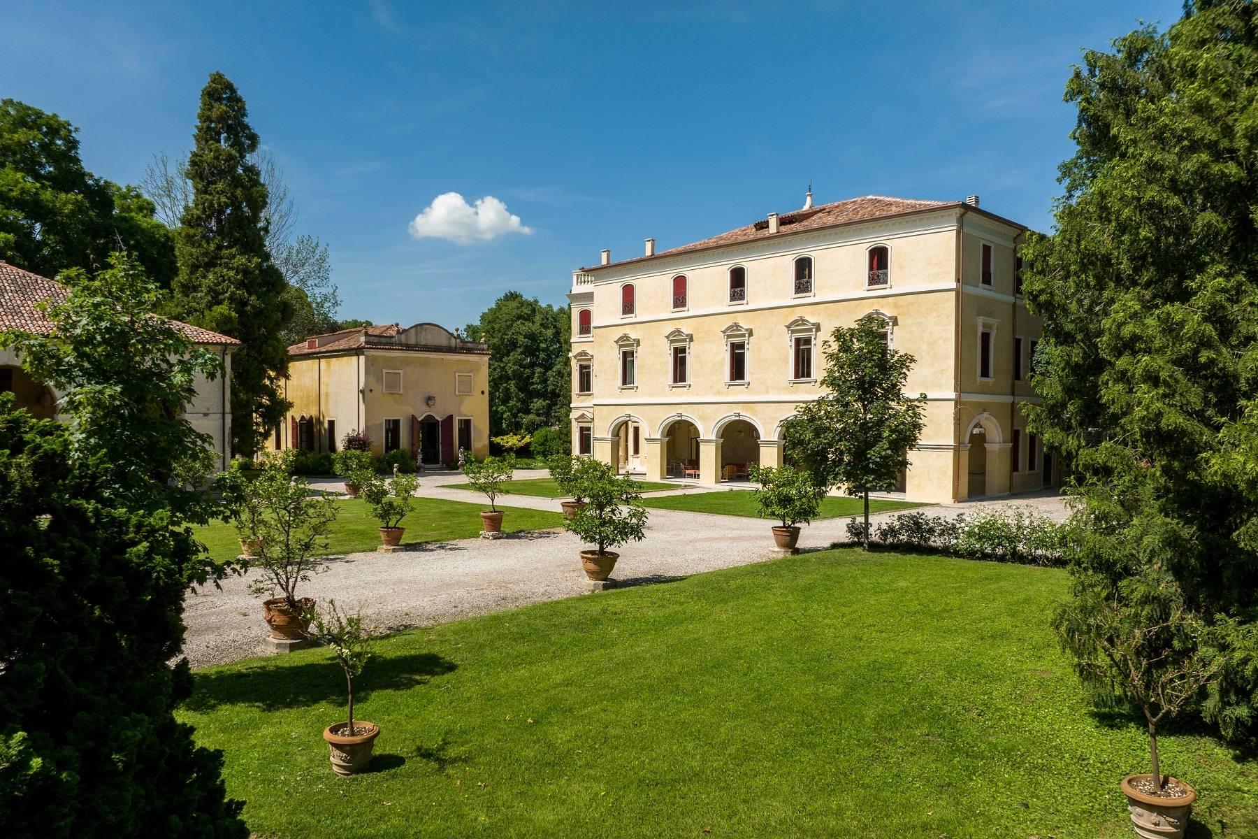 Spektakuläre venezianische Villa mit angrenzendem und jahrhundertealtem Park mit Swimmingpool - 2
