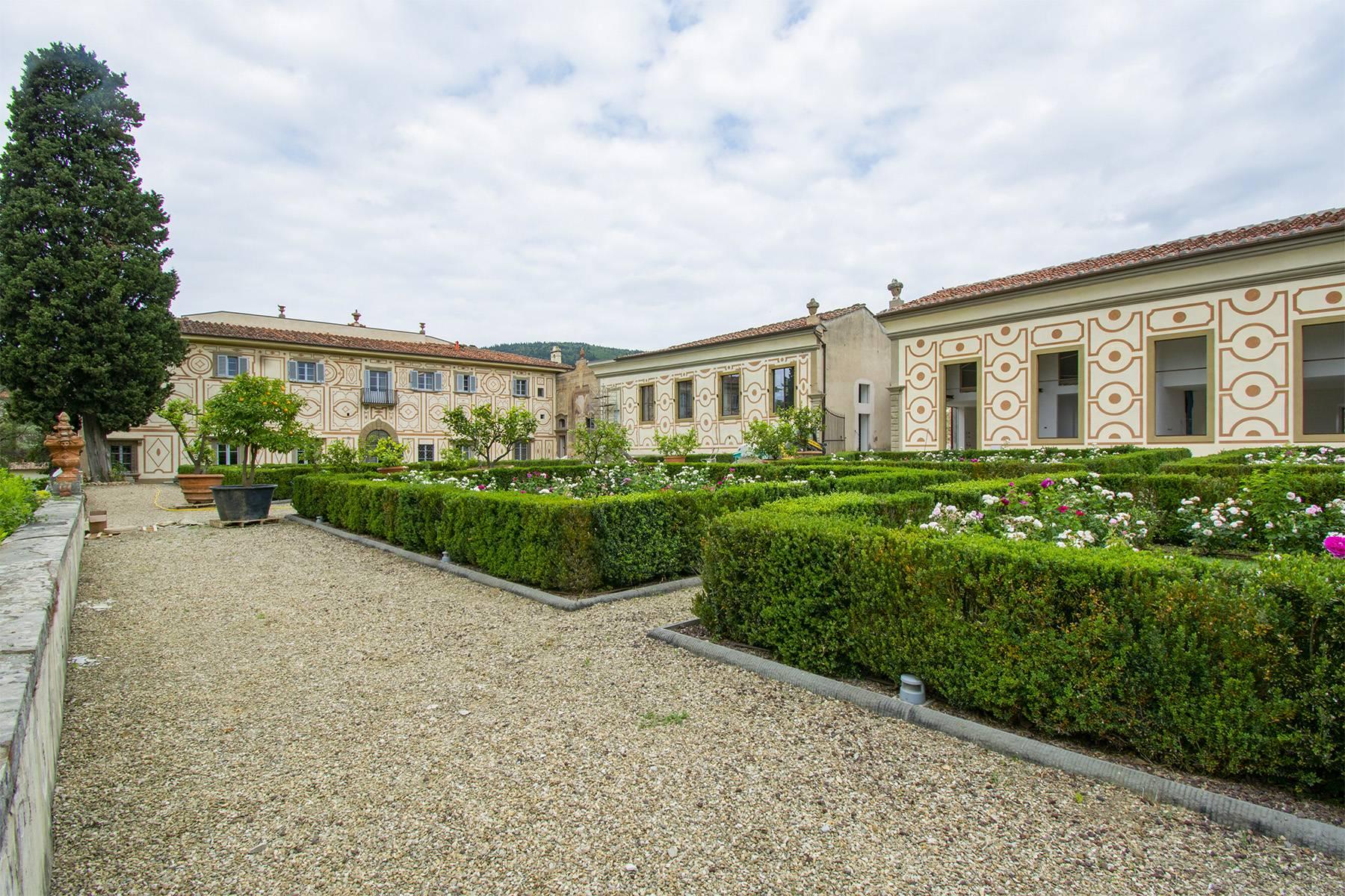 Prächtige Wohnungen in einer wunderschonen historischen Villa auf den Hügeln von Florenz - 21