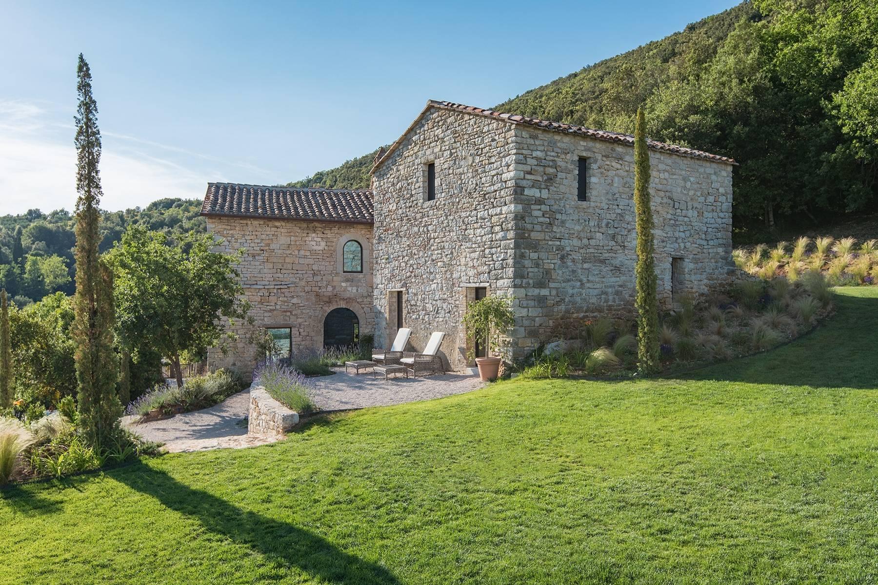 Complete privacy and luxury amidst the picturesque Umbrian countryside - 21