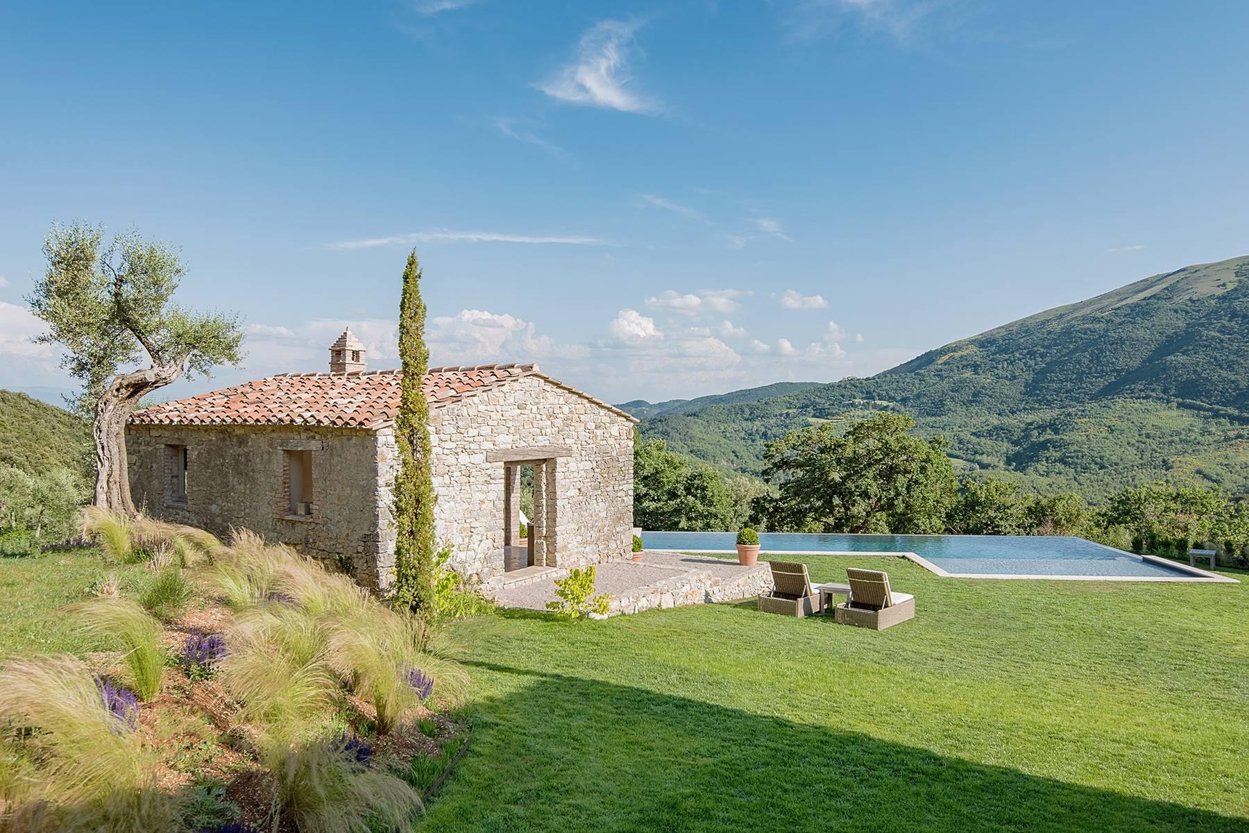 Complete privacy and luxury amidst the picturesque Umbrian countryside - 20