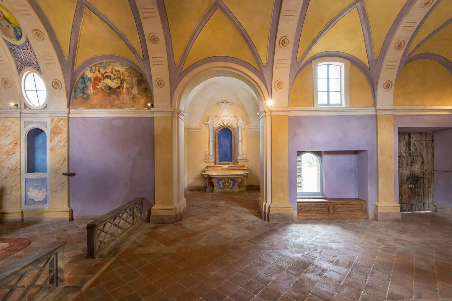 Ancien château de luxe niché dans les splendides collines de Perugia - 20