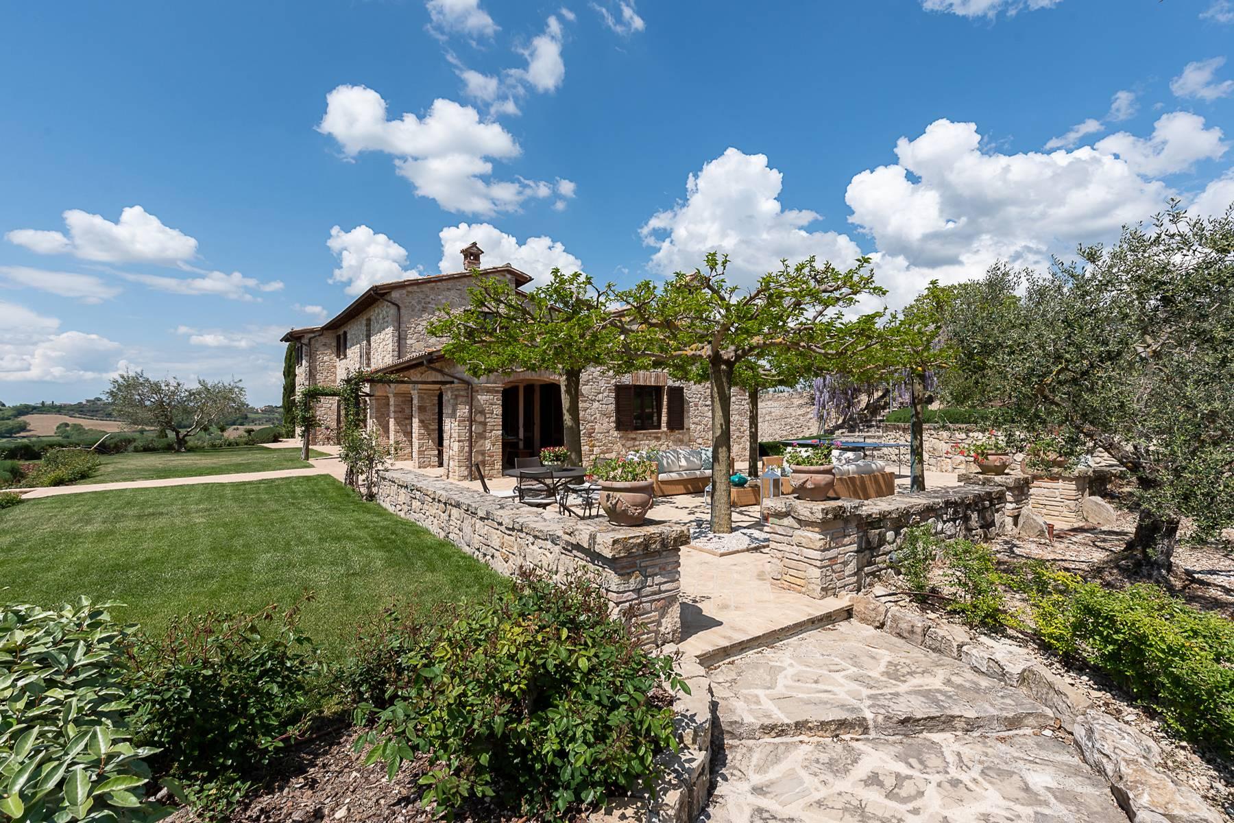 Modernes Bauernhaus aus Stein mit Garten und Swimmingpool - 7
