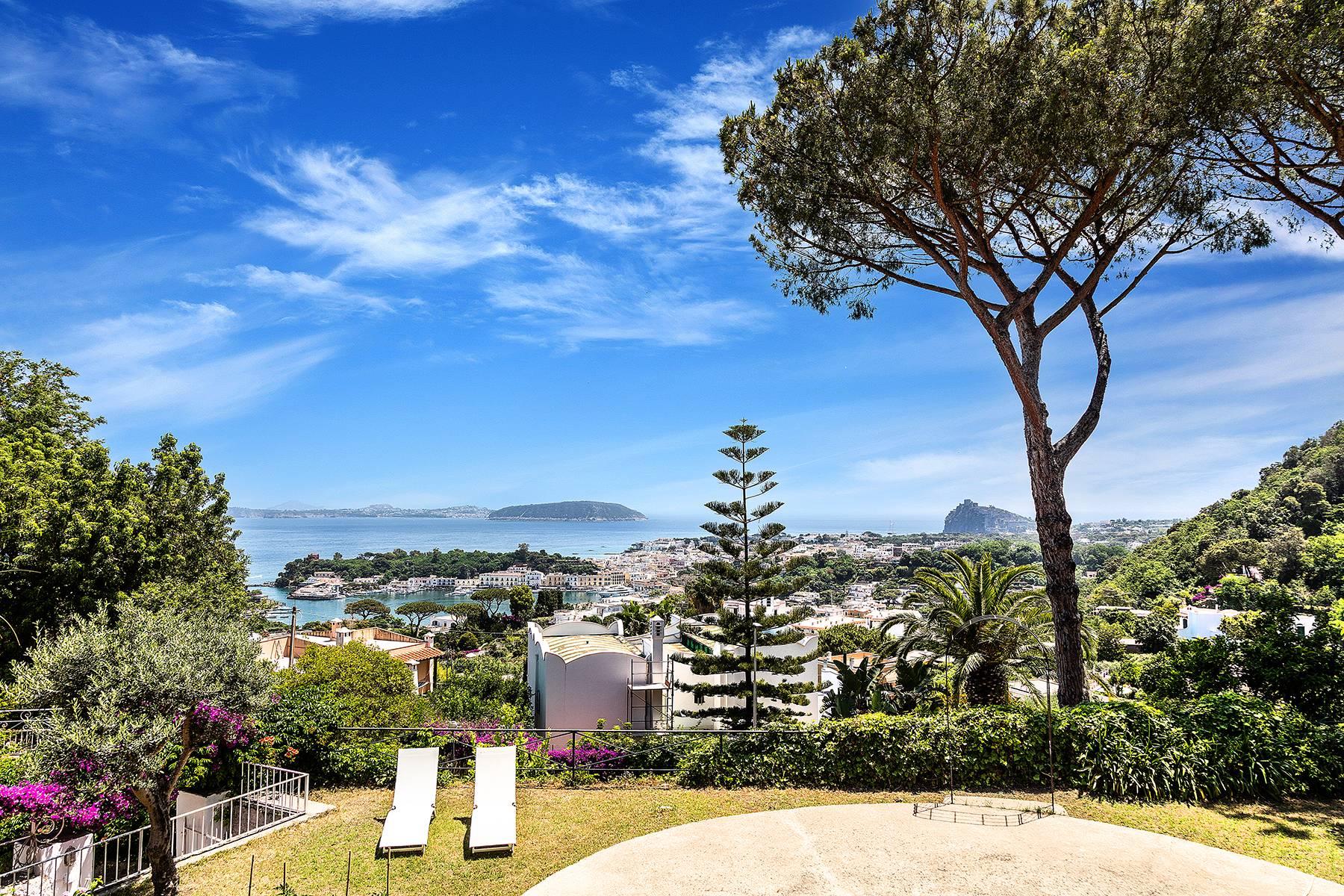Villa panoramica con ampi e godibili spazi esterni ad Ischia Porto - 3