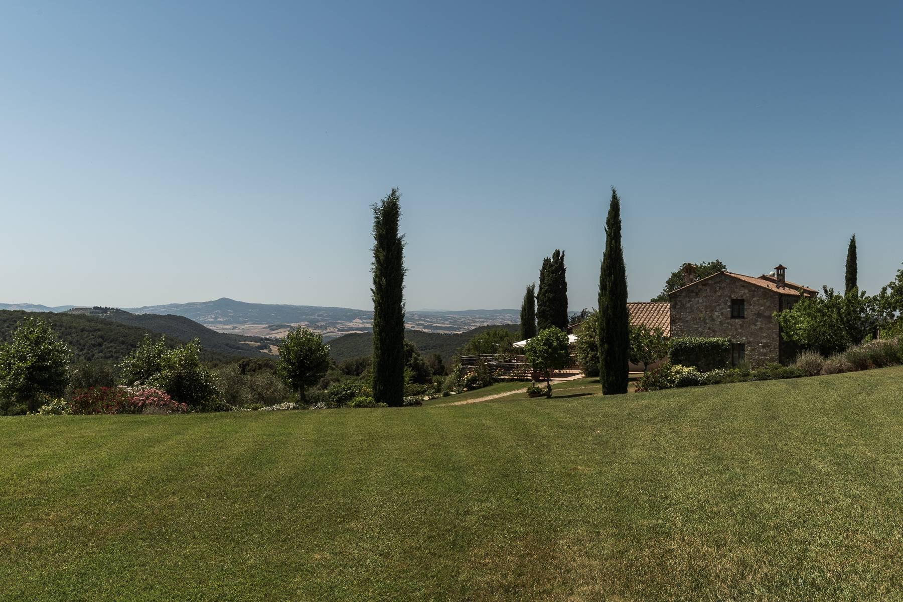 Prestigious residence in the suggestive hills of Val D'Orcia - 5