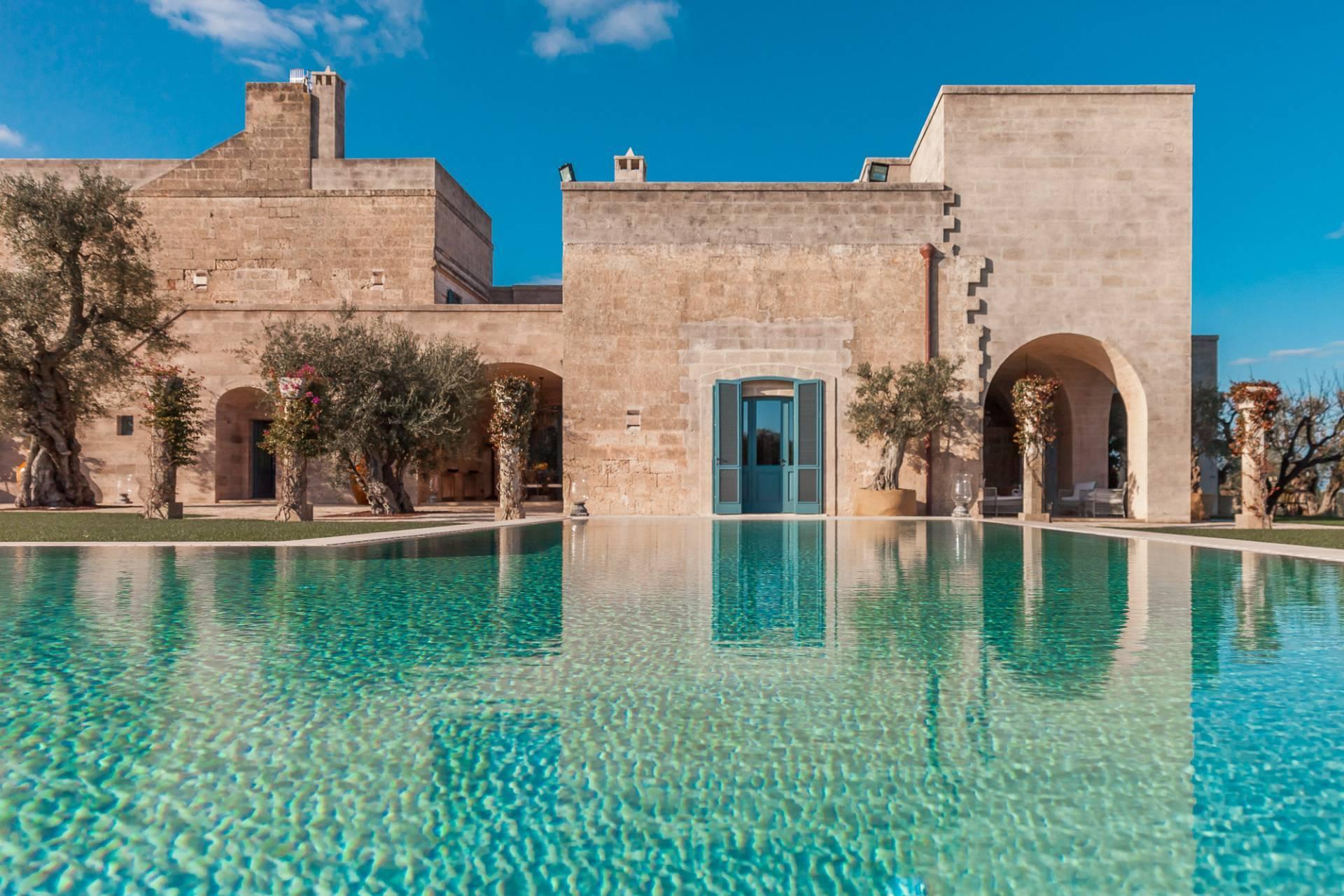 A historic estate with modern luxury in the heart of Puglia - 1