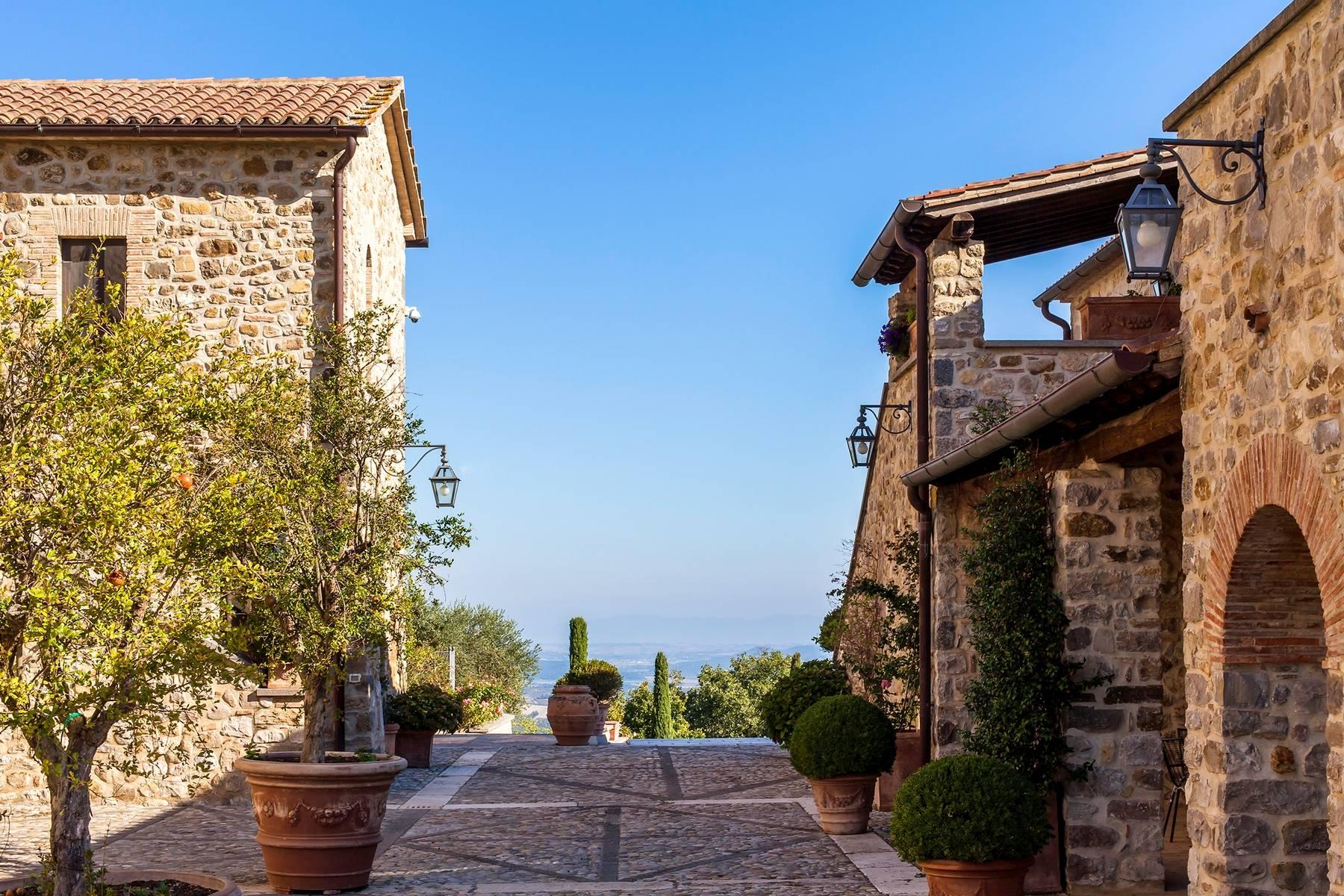 A Gorgeous estate nestled between Tuscany, Umbria, and Lazio - 3