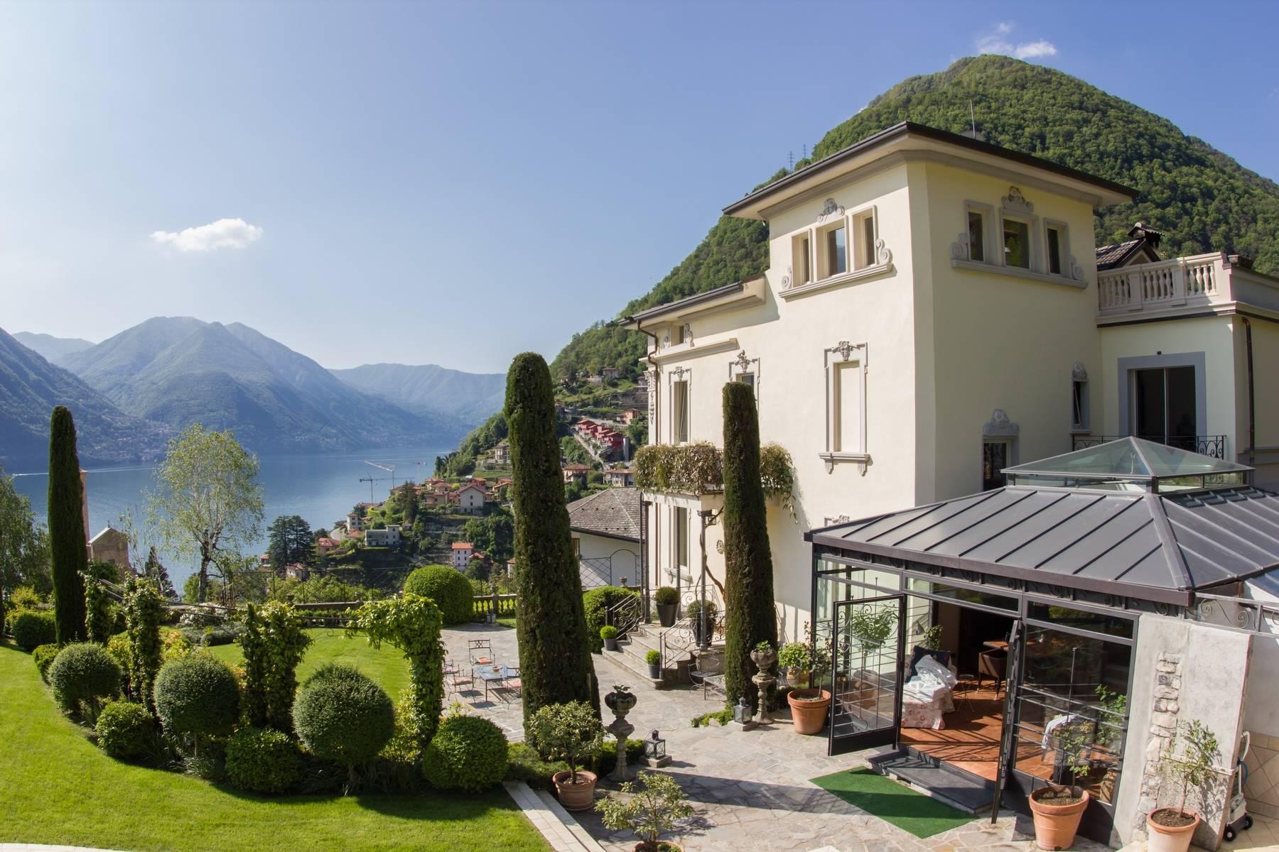 An illustrious estate overlooking Lake Como - 2