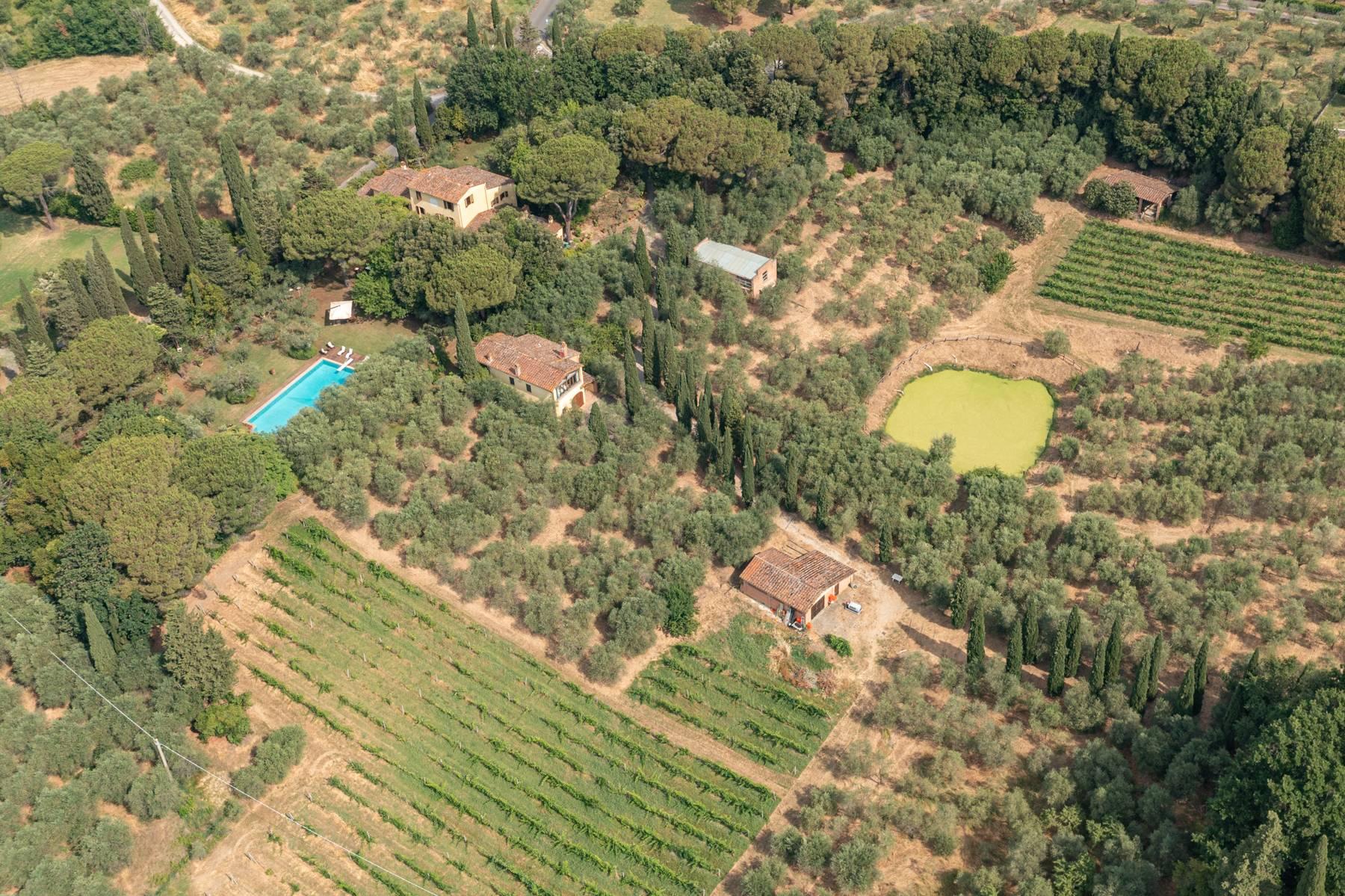 Splendid property in the green hills of Pescia - 7