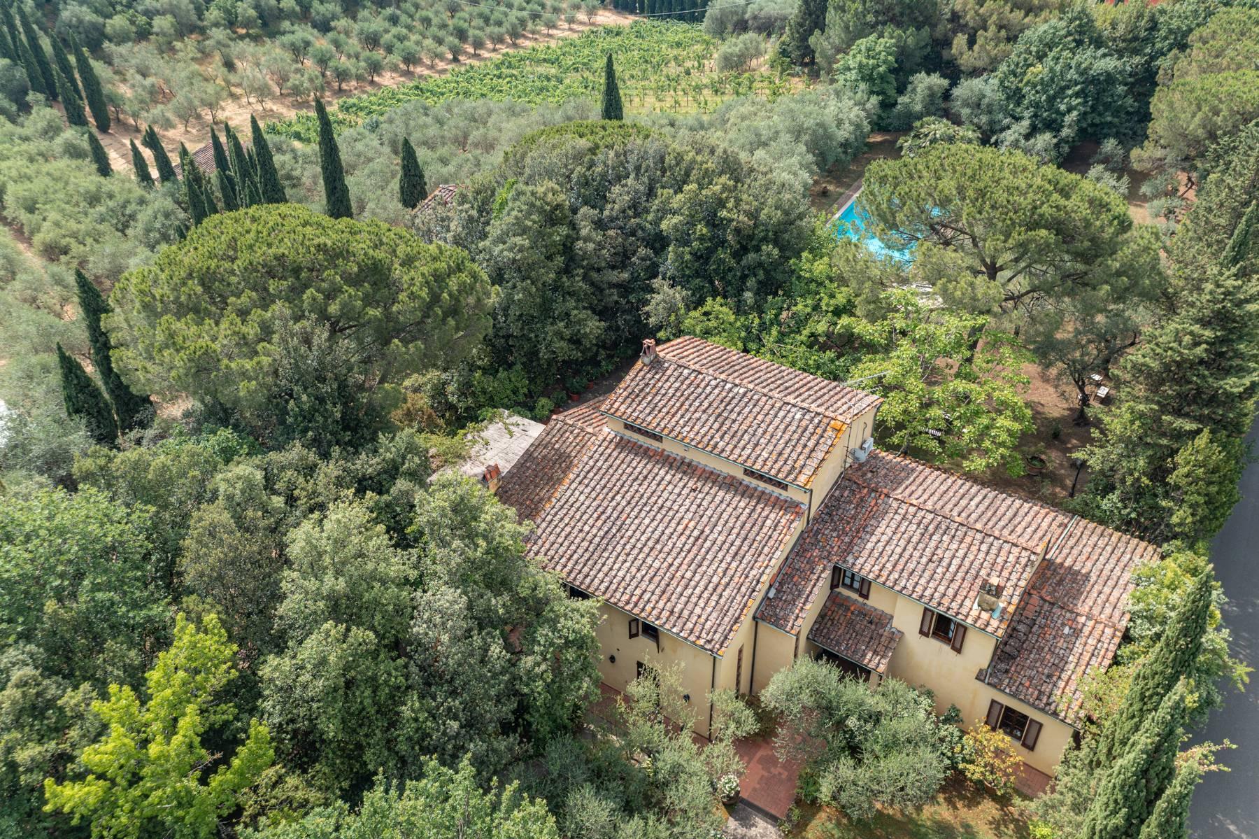 Wunderschöne Villa auf den grünen Higeln von Pescia - 5