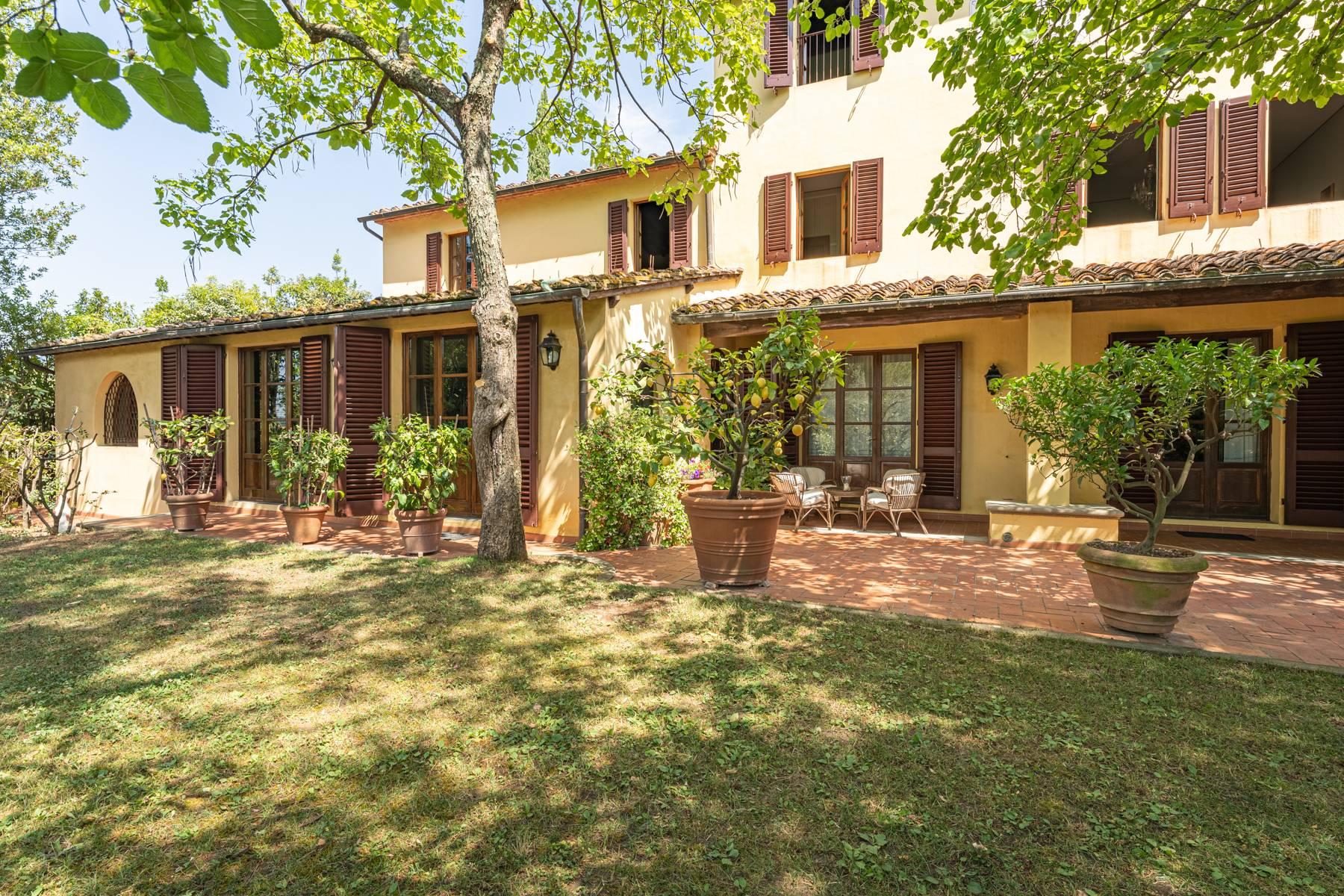 Wunderschöne Villa auf den grünen Higeln von Pescia - 2