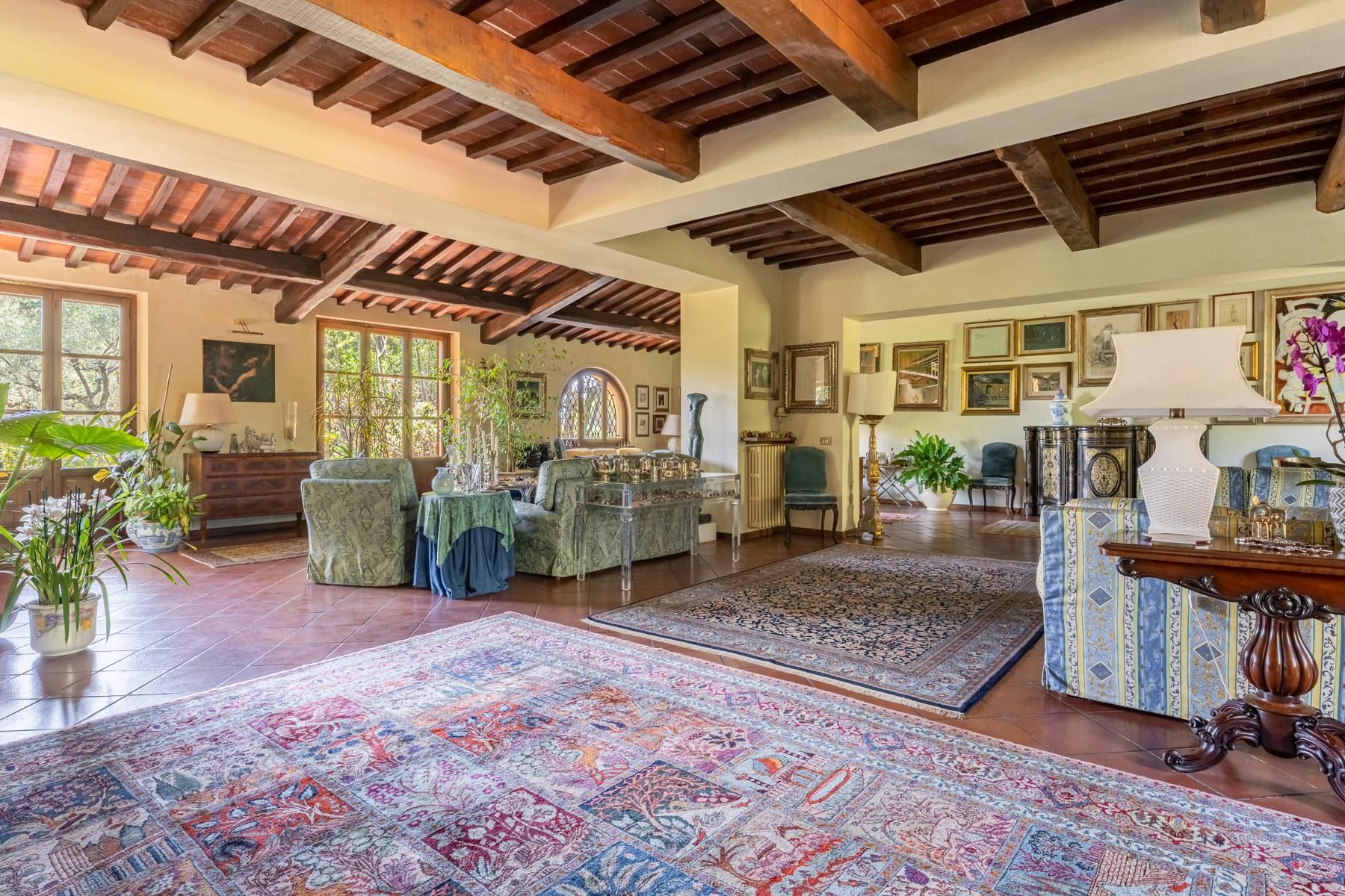 Wunderschöne Villa auf den grünen Higeln von Pescia - 10