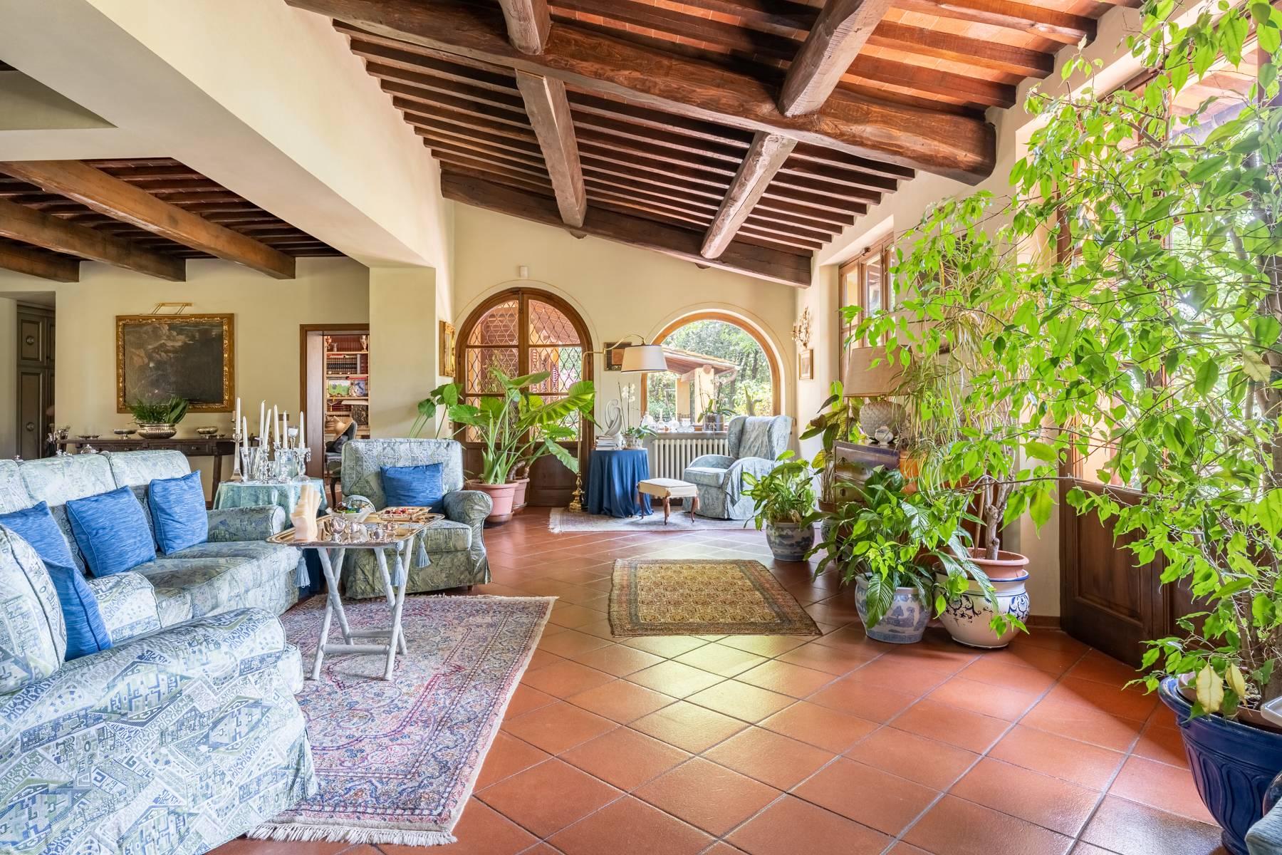 Wunderschöne Villa auf den grünen Higeln von Pescia - 15
