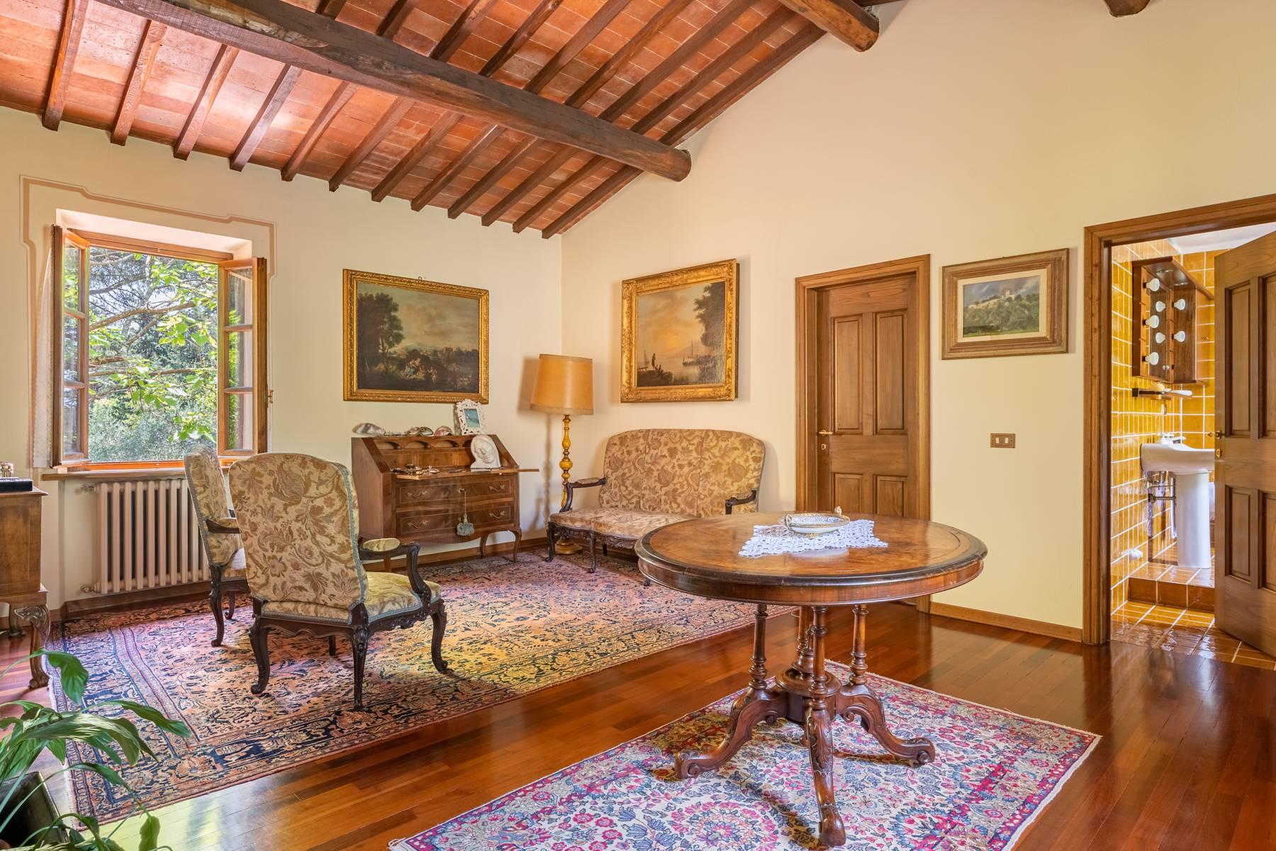 Wunderschöne Villa auf den grünen Higeln von Pescia - 24