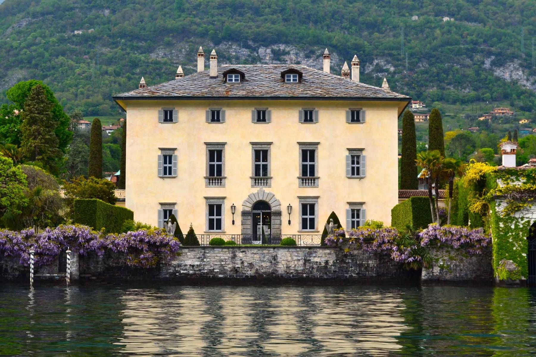 An idyllic 17th century villa on Lake Como - 1
