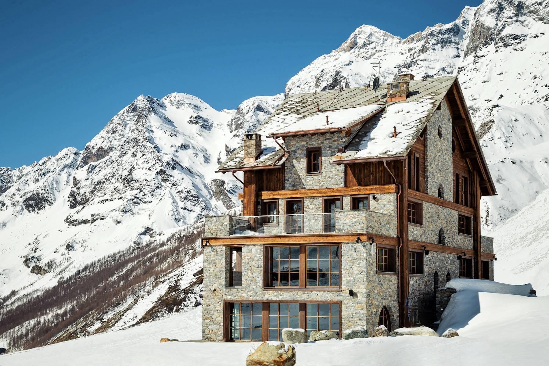 Extraordinary luxury chalet in the most unbeatable setting - 4
