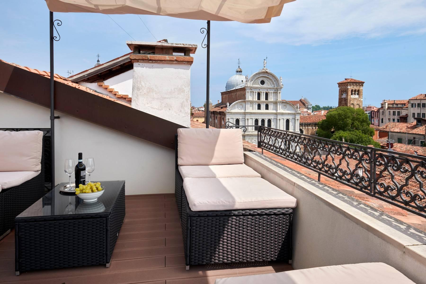 Lovely contemporary penthouse close to San Marco - 17