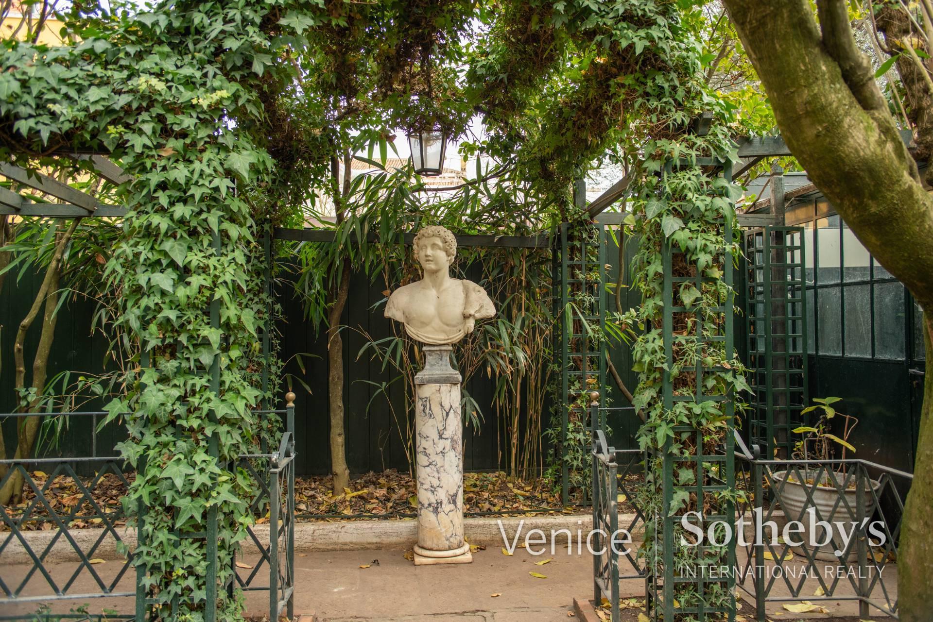 Renaissance Palazzo private home with spectacular gardens - 10