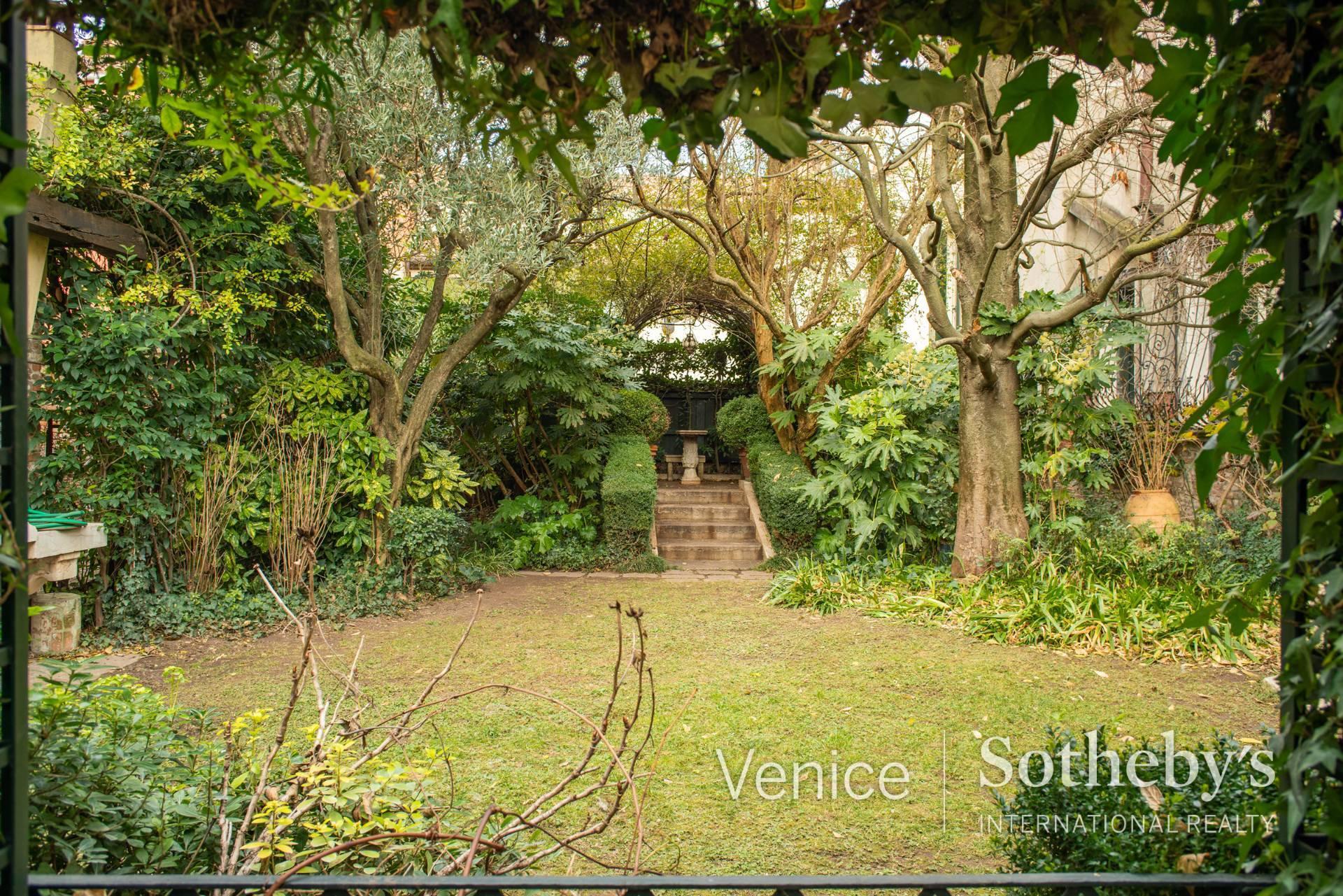 Renaissance Palazzo private home with spectacular gardens - 21
