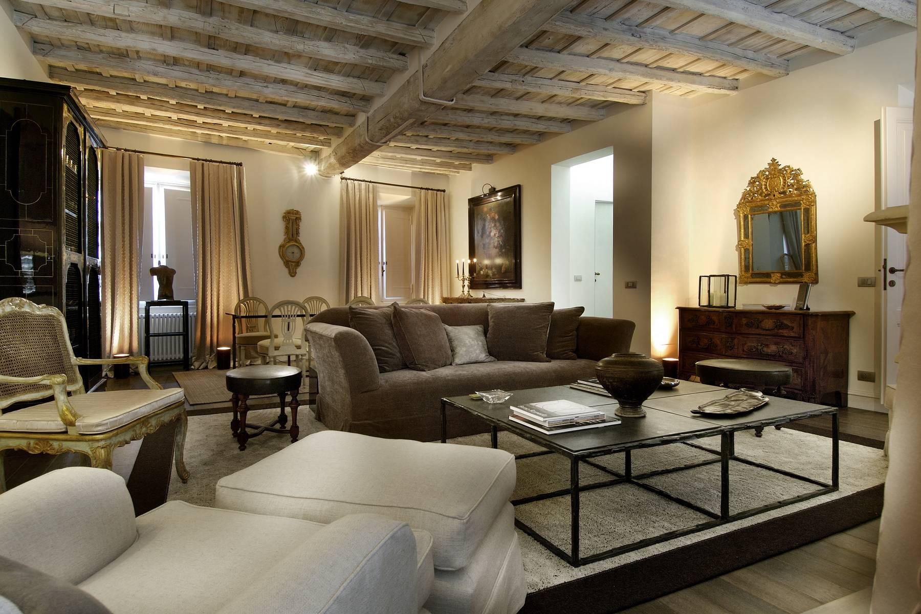 Luxurious charming Penthouse in the heart of Rome - 2
